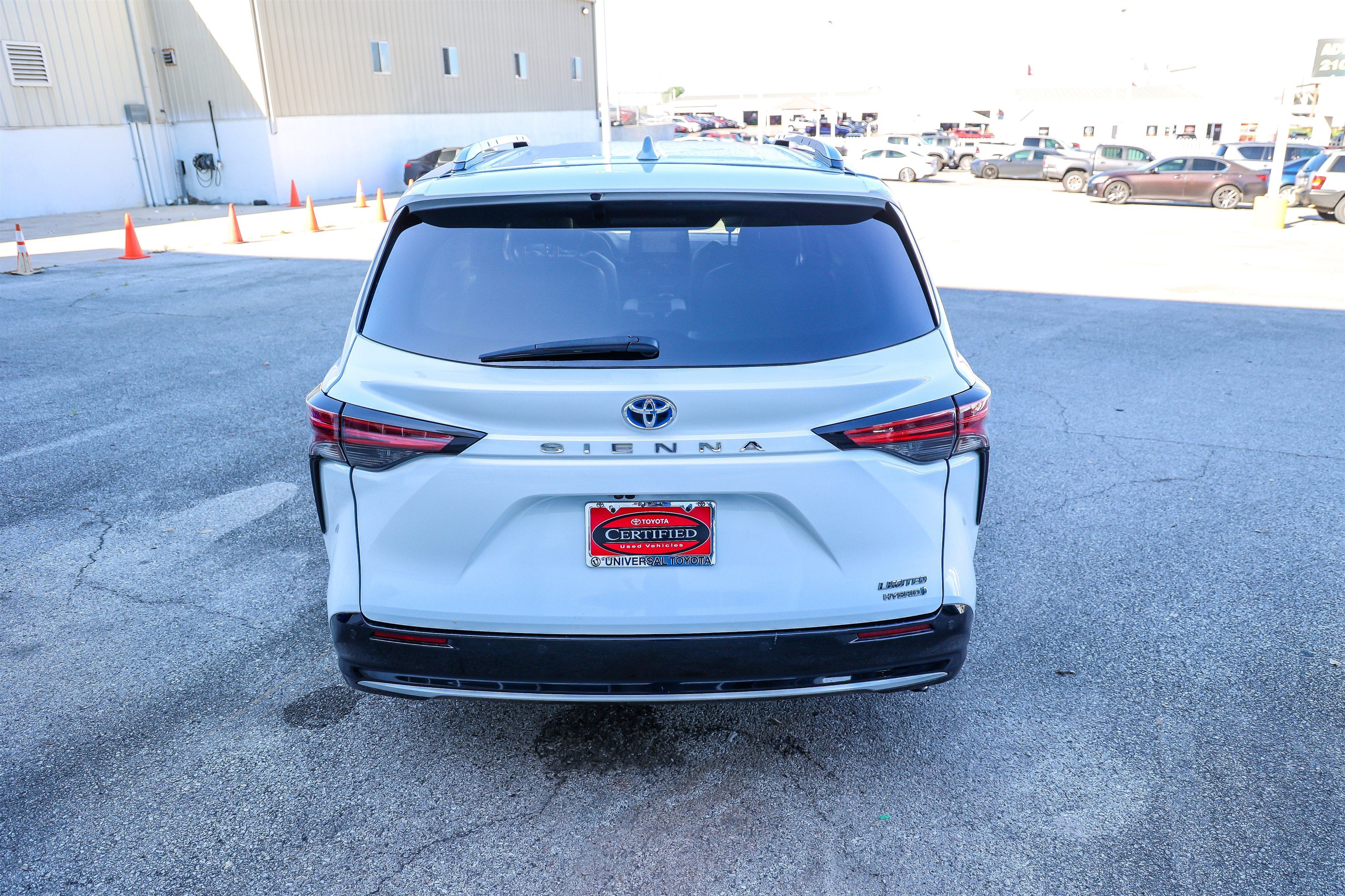 2023 Toyota SIENNA LIMITED Limited