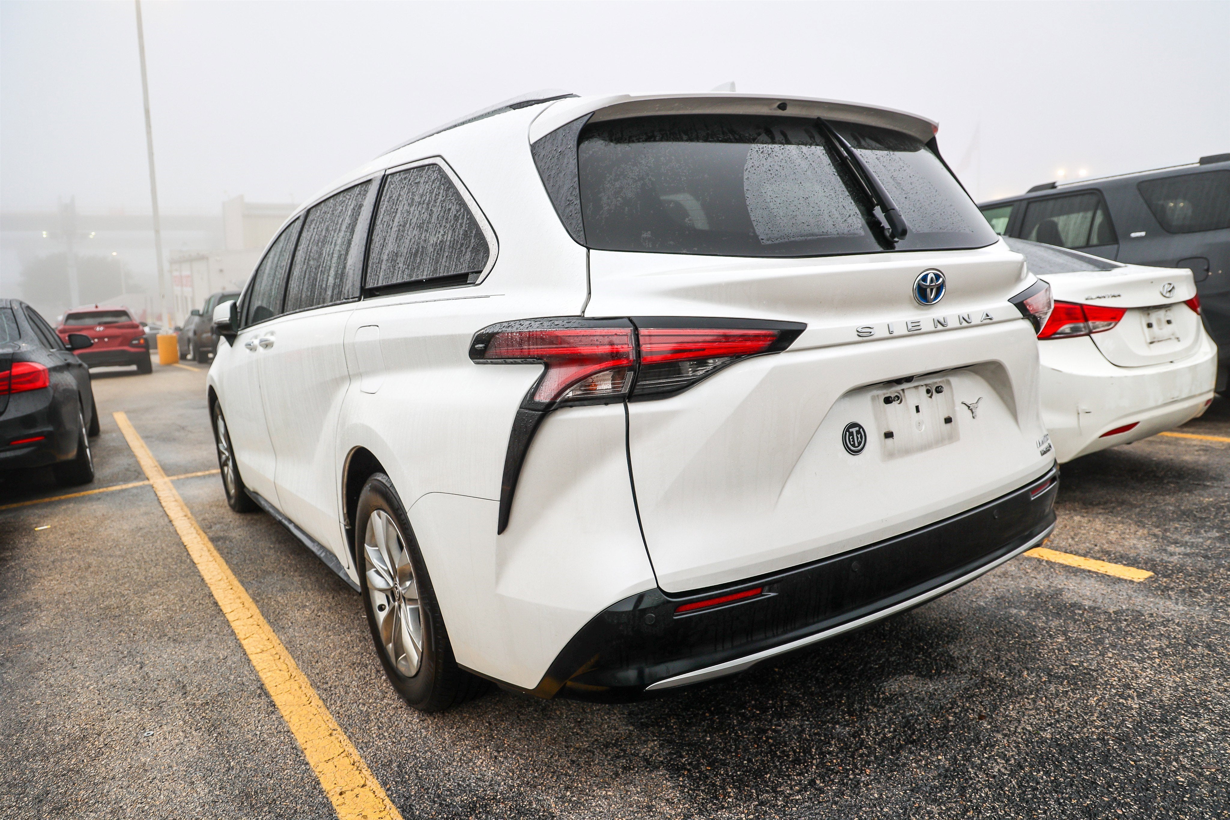 2023 Toyota SIENNA LIMITED Limited