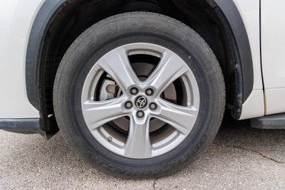 2021 Toyota HIGHLANDER LE