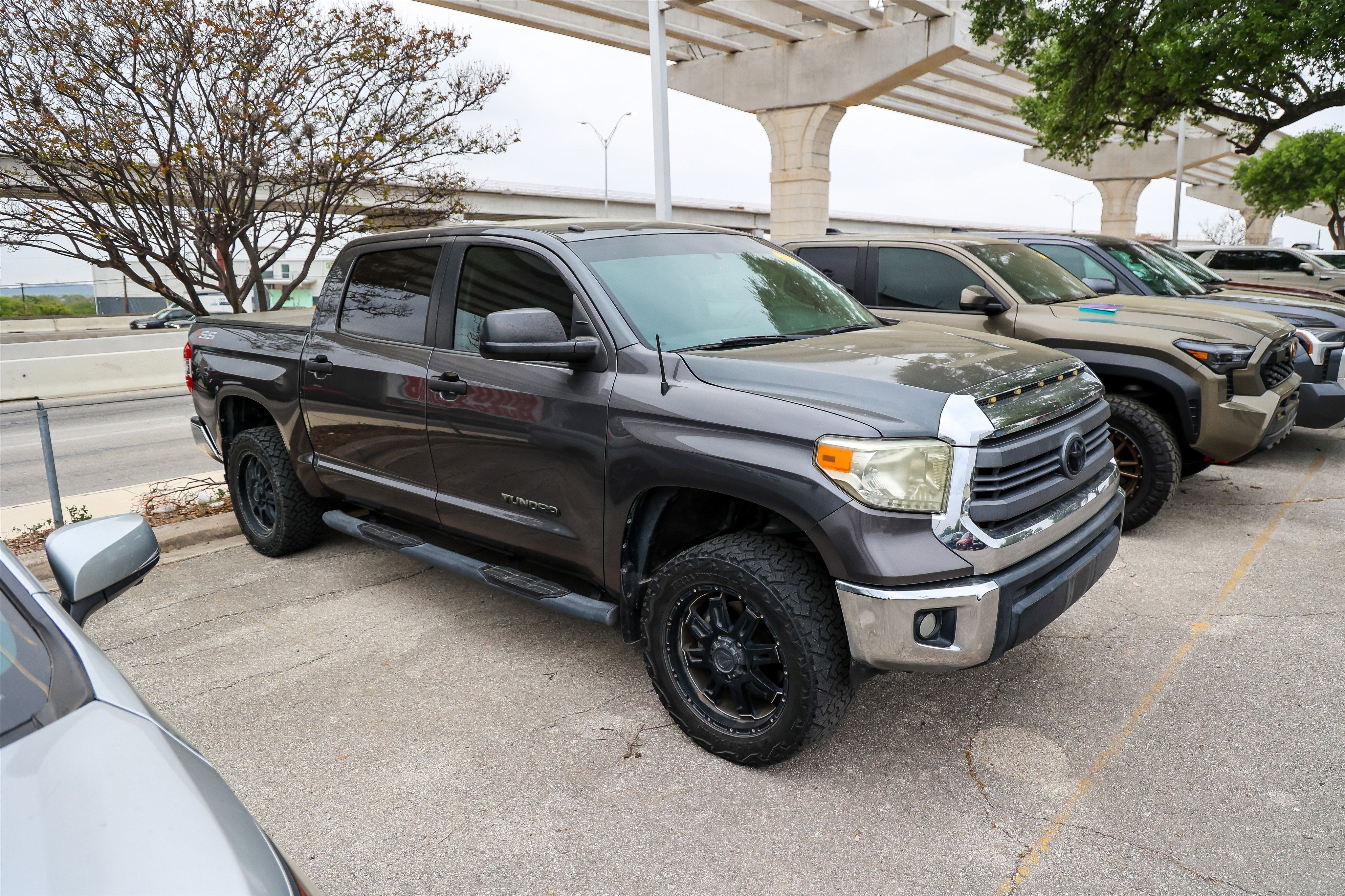 2014 Toyota TUNDRA 4X2 SR5