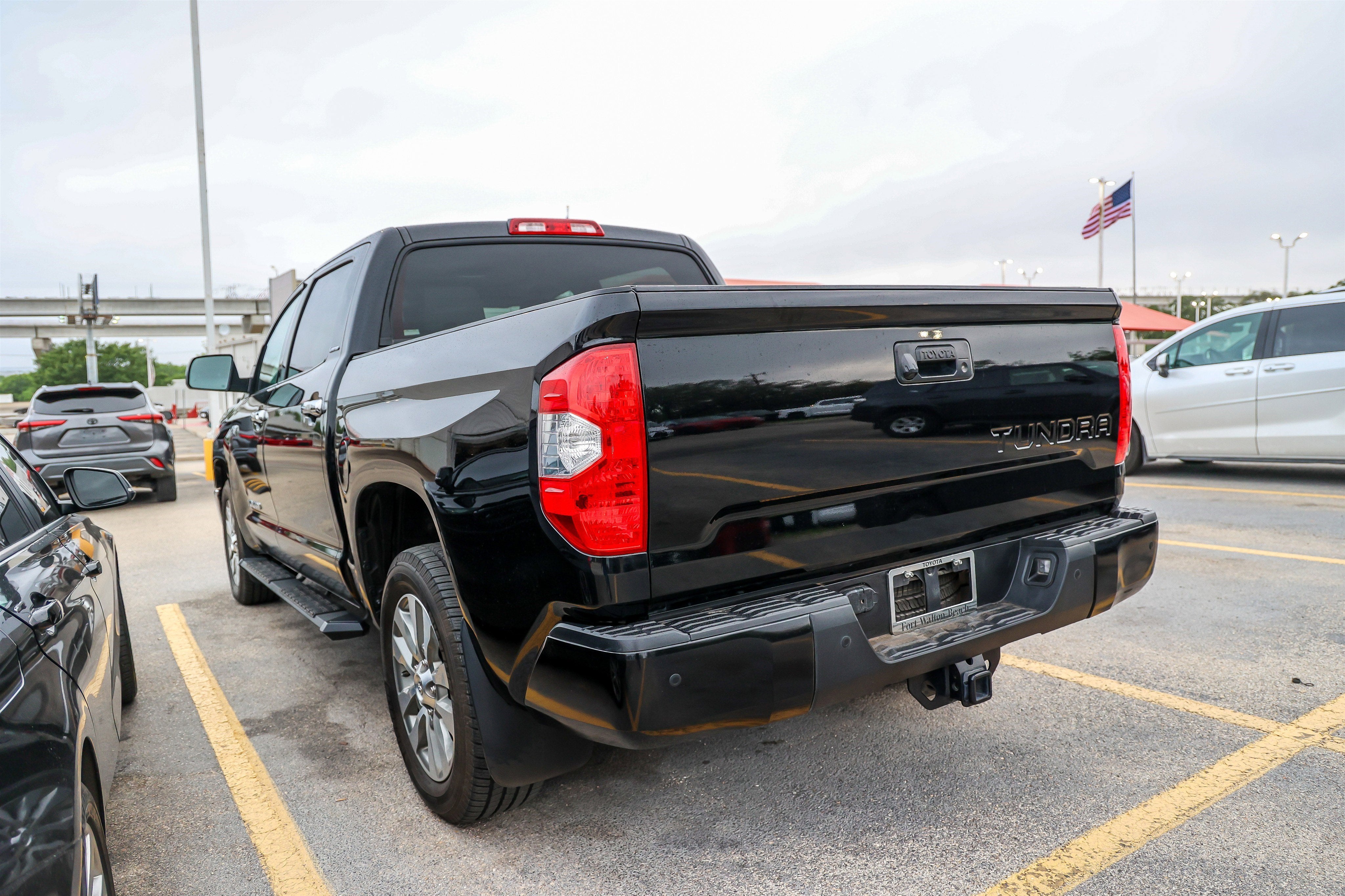 2017 Toyota TUNDRA 4X2 Limited