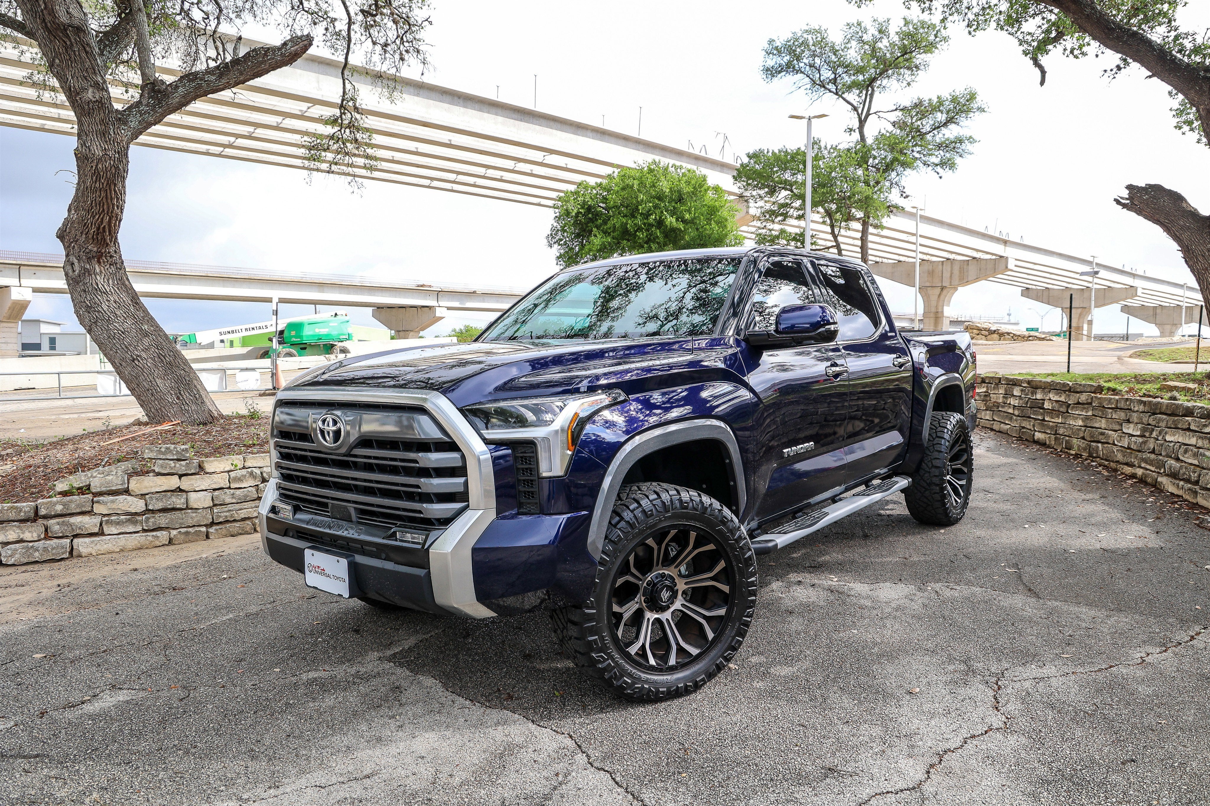 2023 Toyota TUNDRA 4X4 Limited