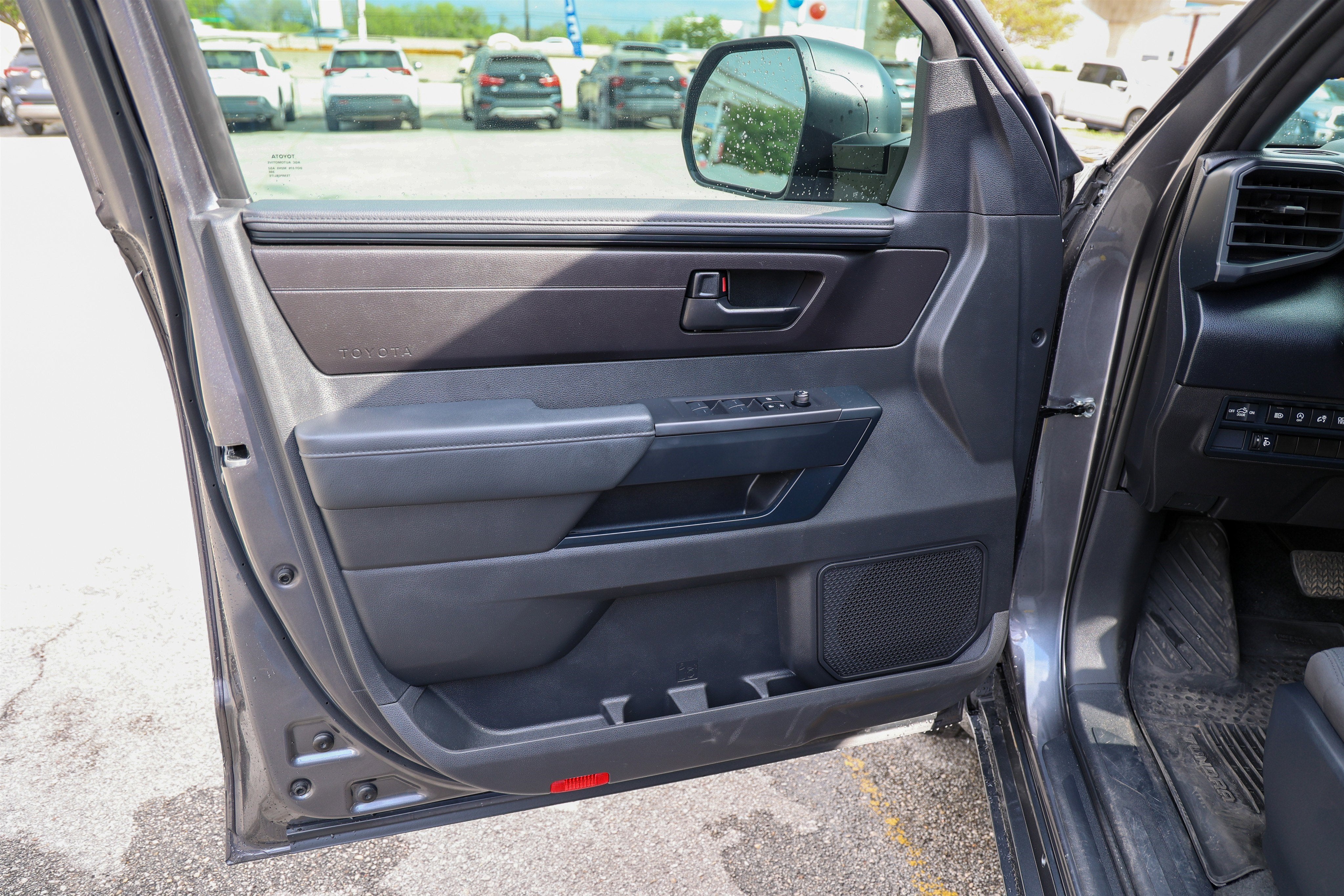 2025 Toyota TUNDRA 4X2 SR