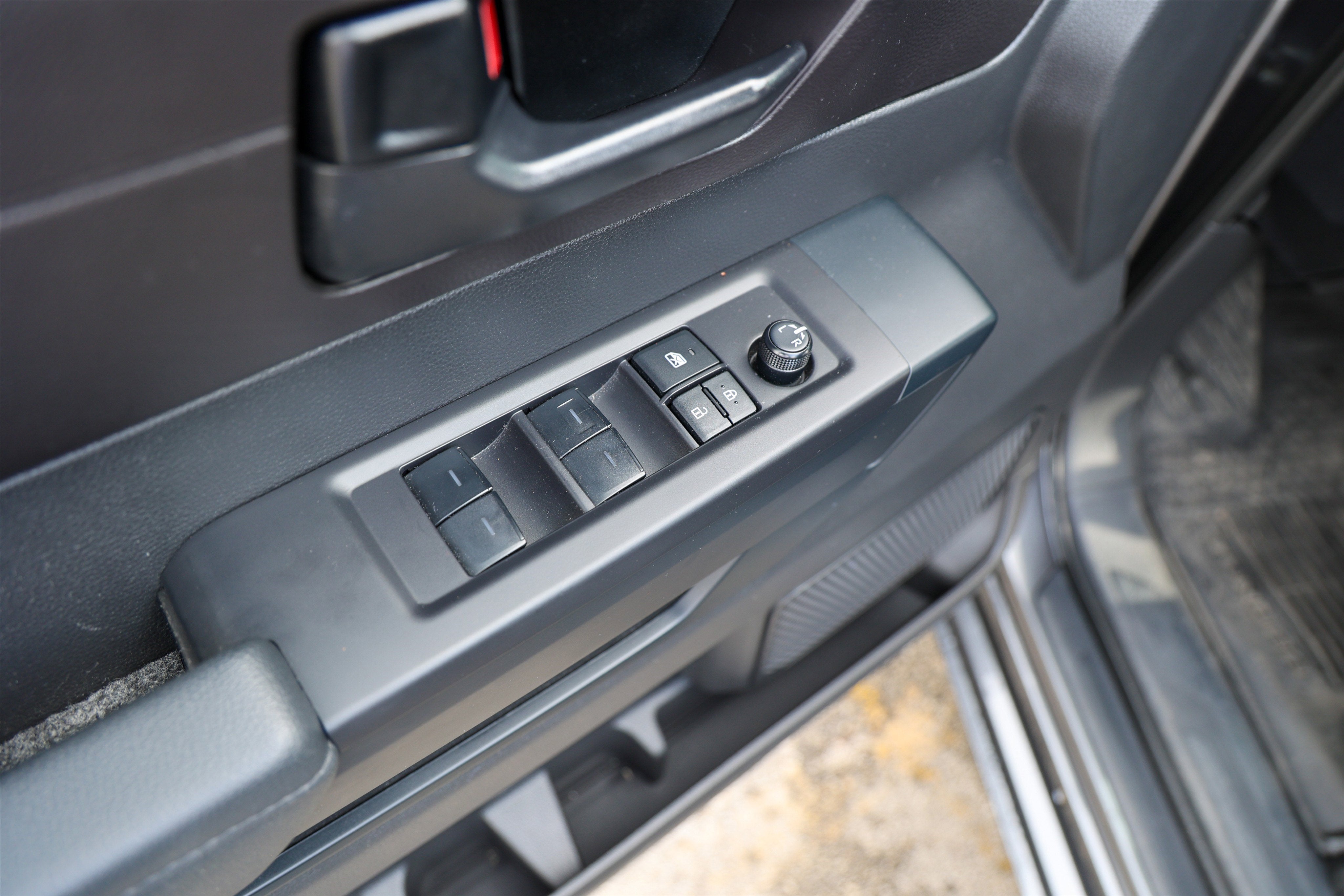 2025 Toyota TUNDRA 4X2 SR