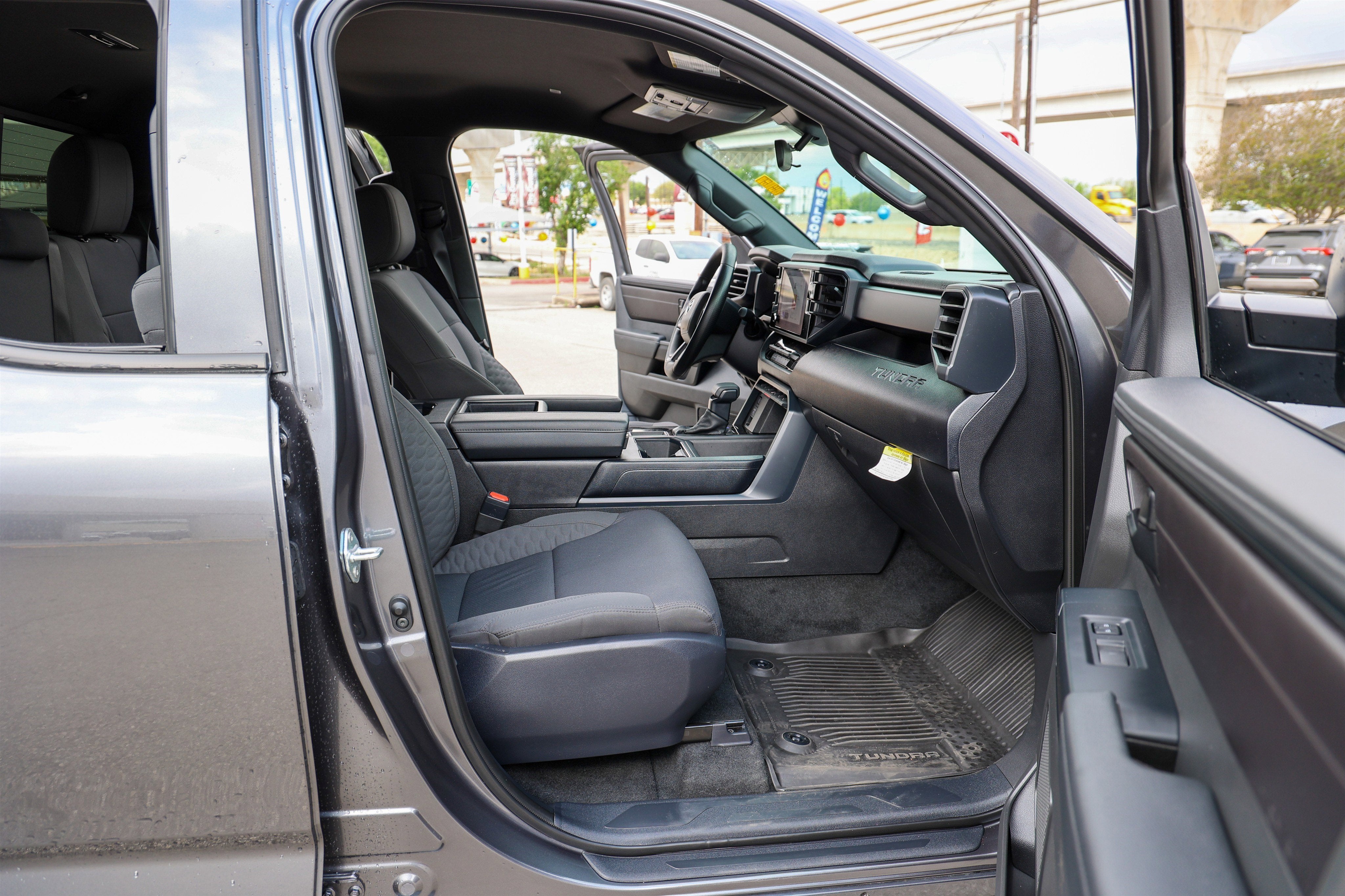 2025 Toyota TUNDRA 4X2 SR