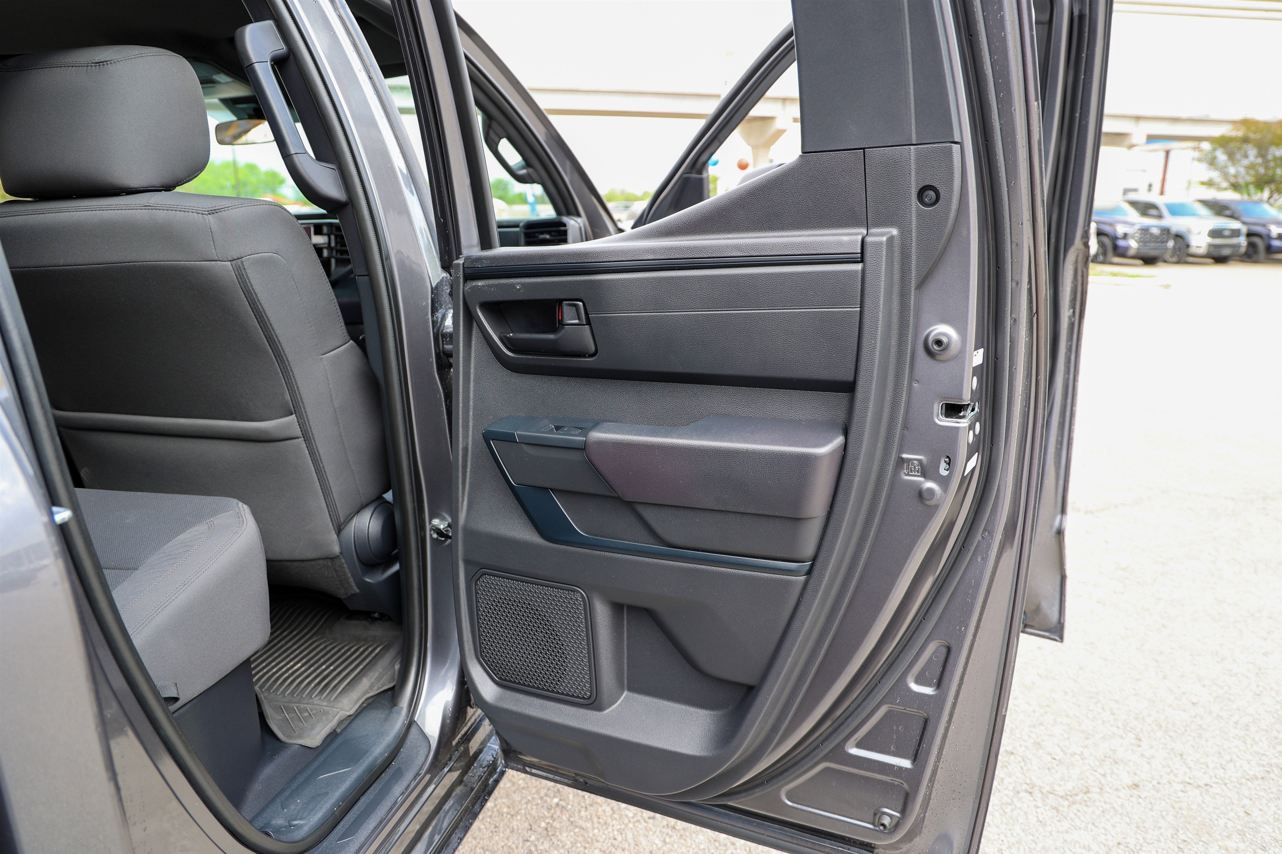 2025 Toyota TUNDRA 4X2 SR