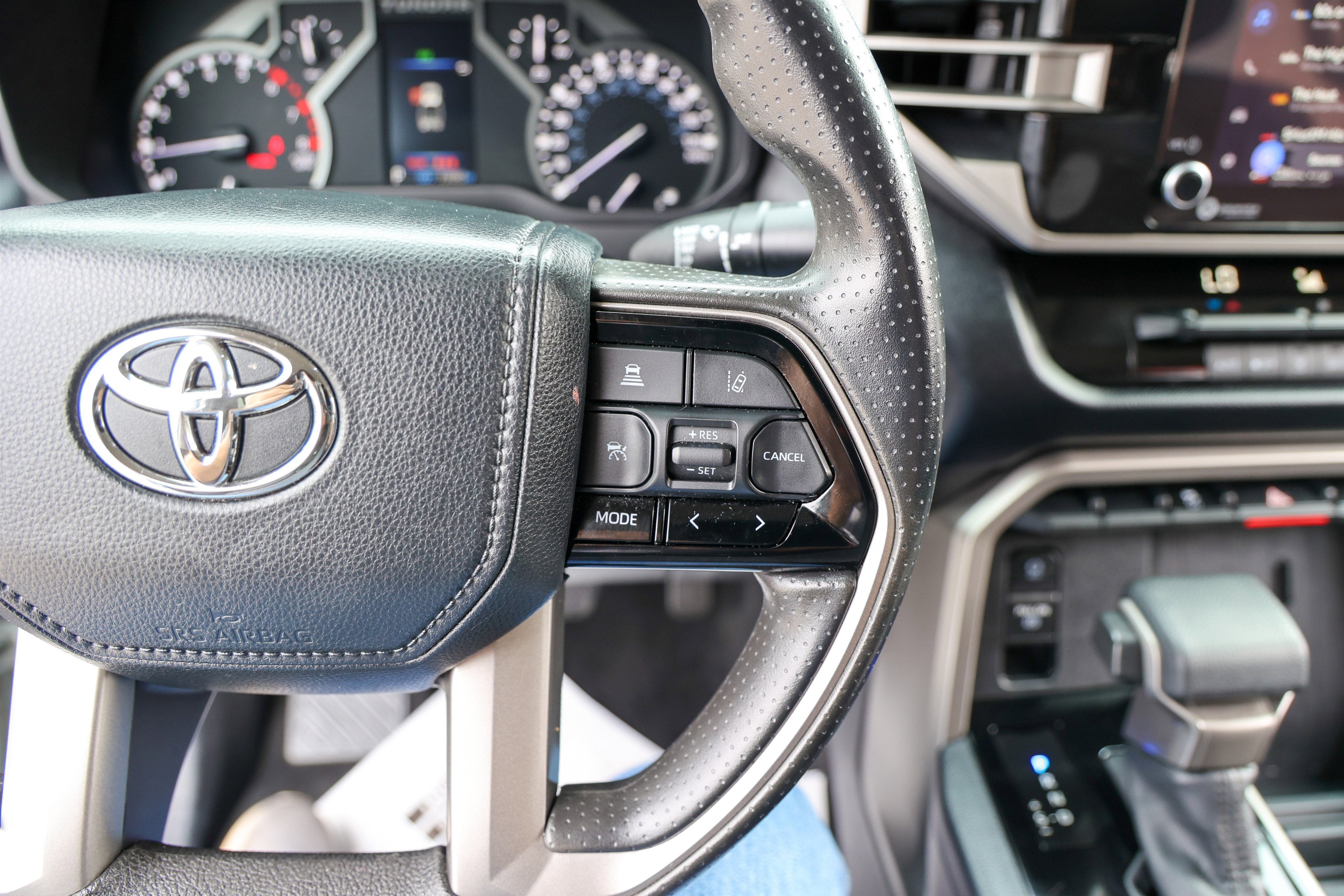2024 Toyota TUNDRA 4X2 SR5