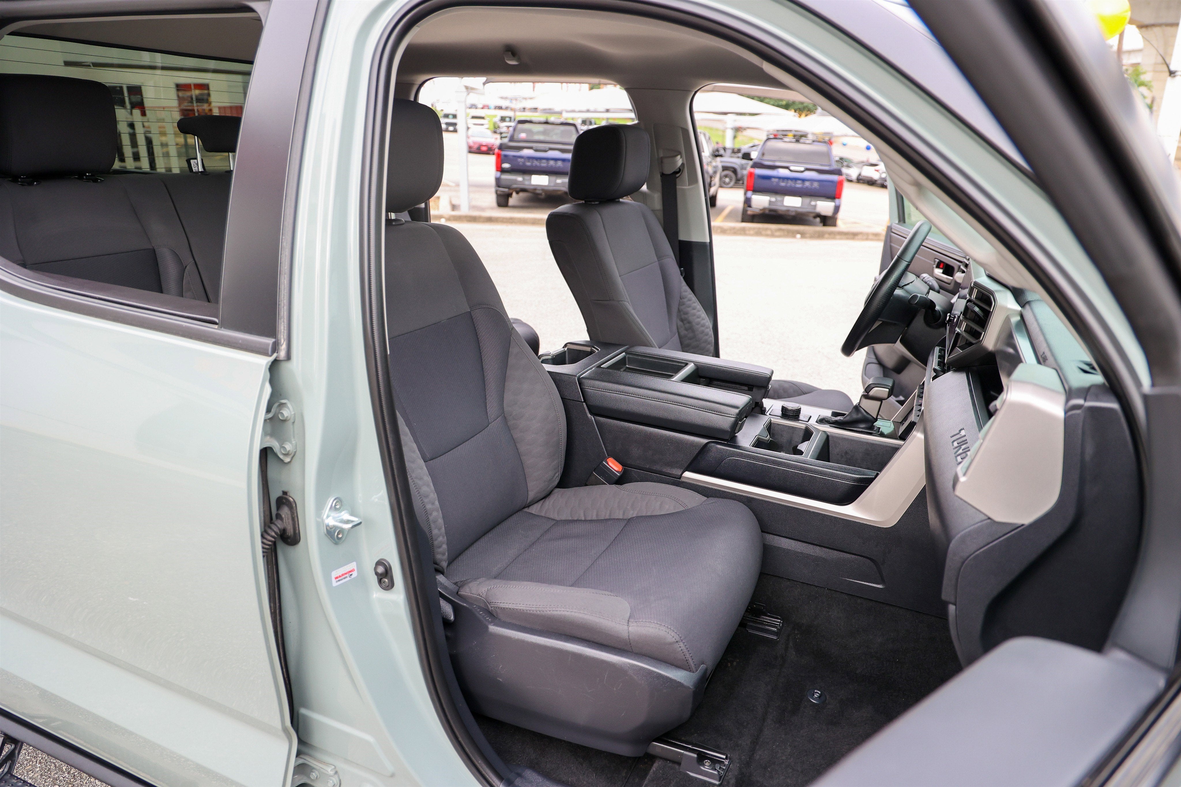 2024 Toyota TUNDRA 4X2 SR5