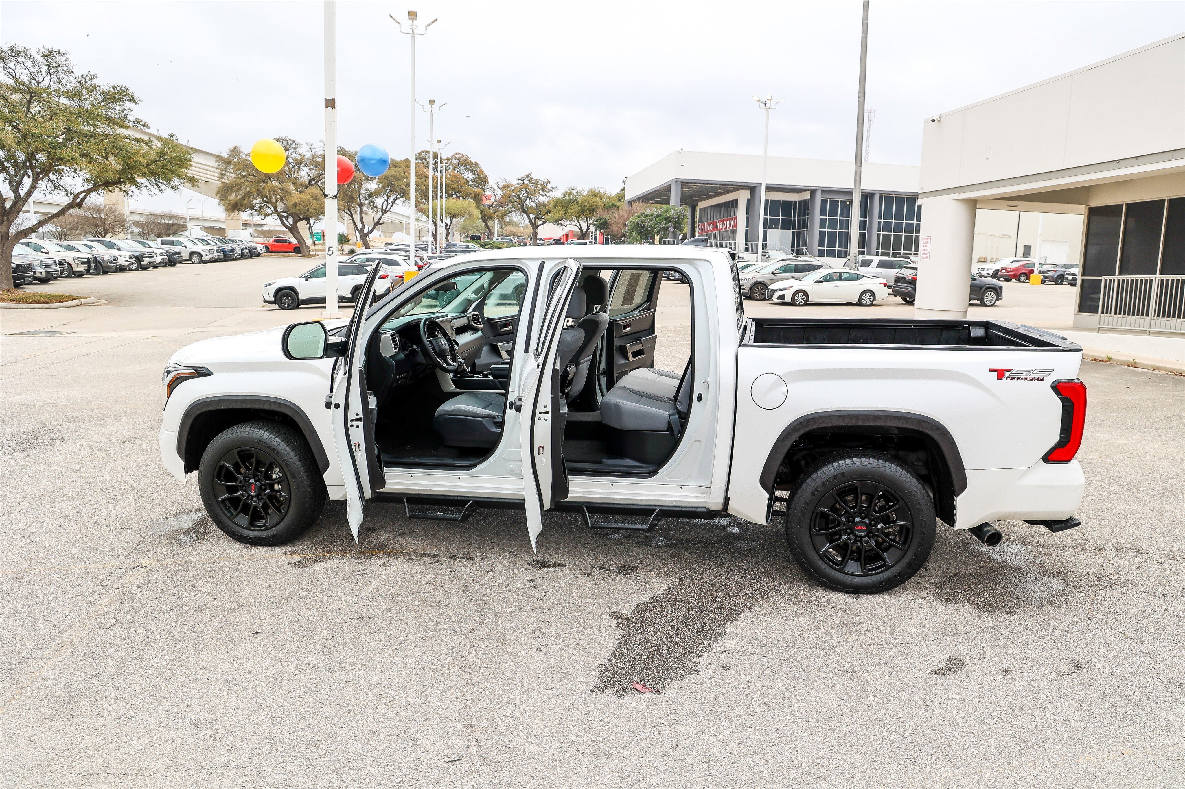 2023 Toyota TUNDRA 4X2 SR5