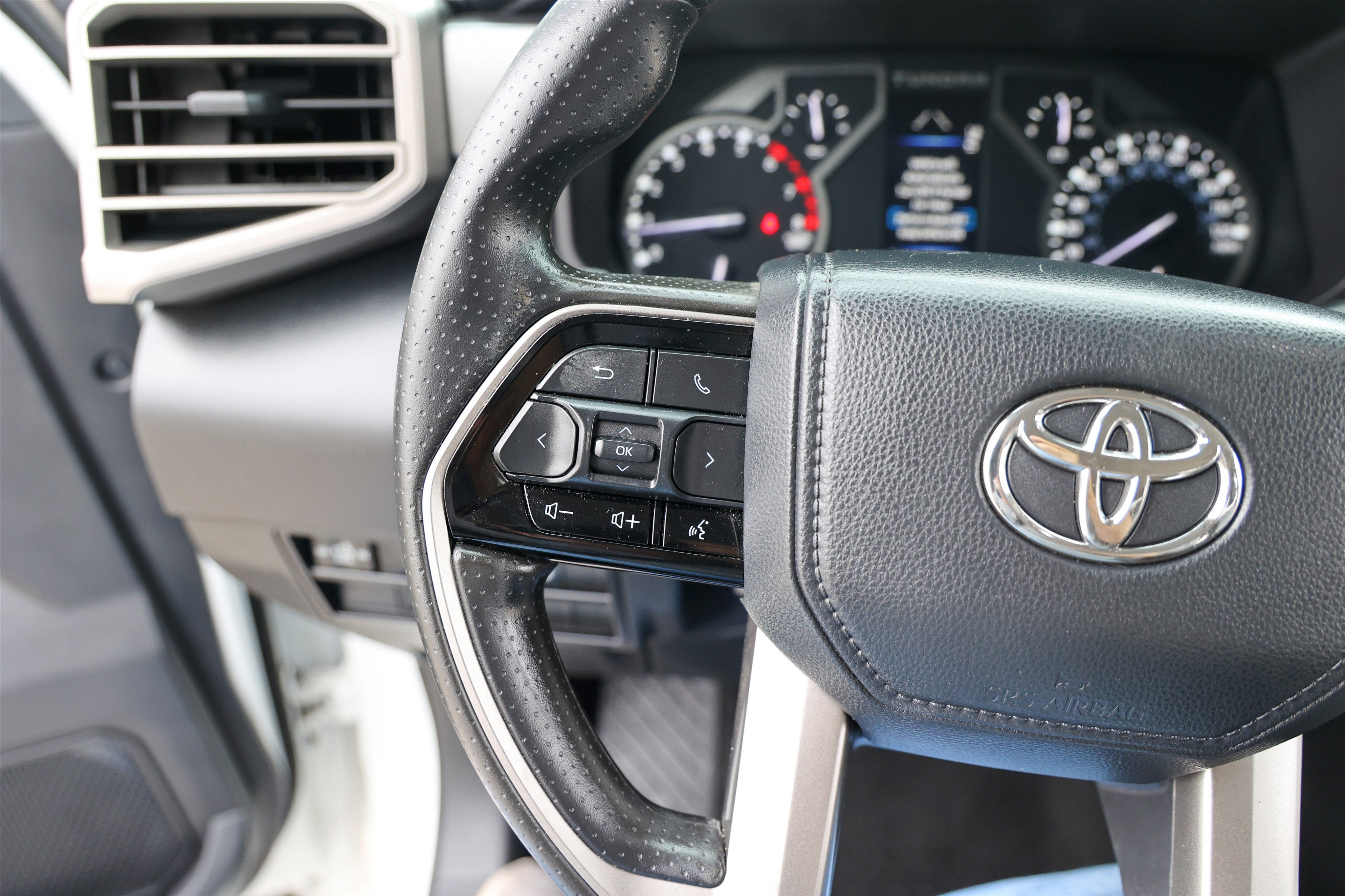 2023 Toyota TUNDRA 4X2 SR5