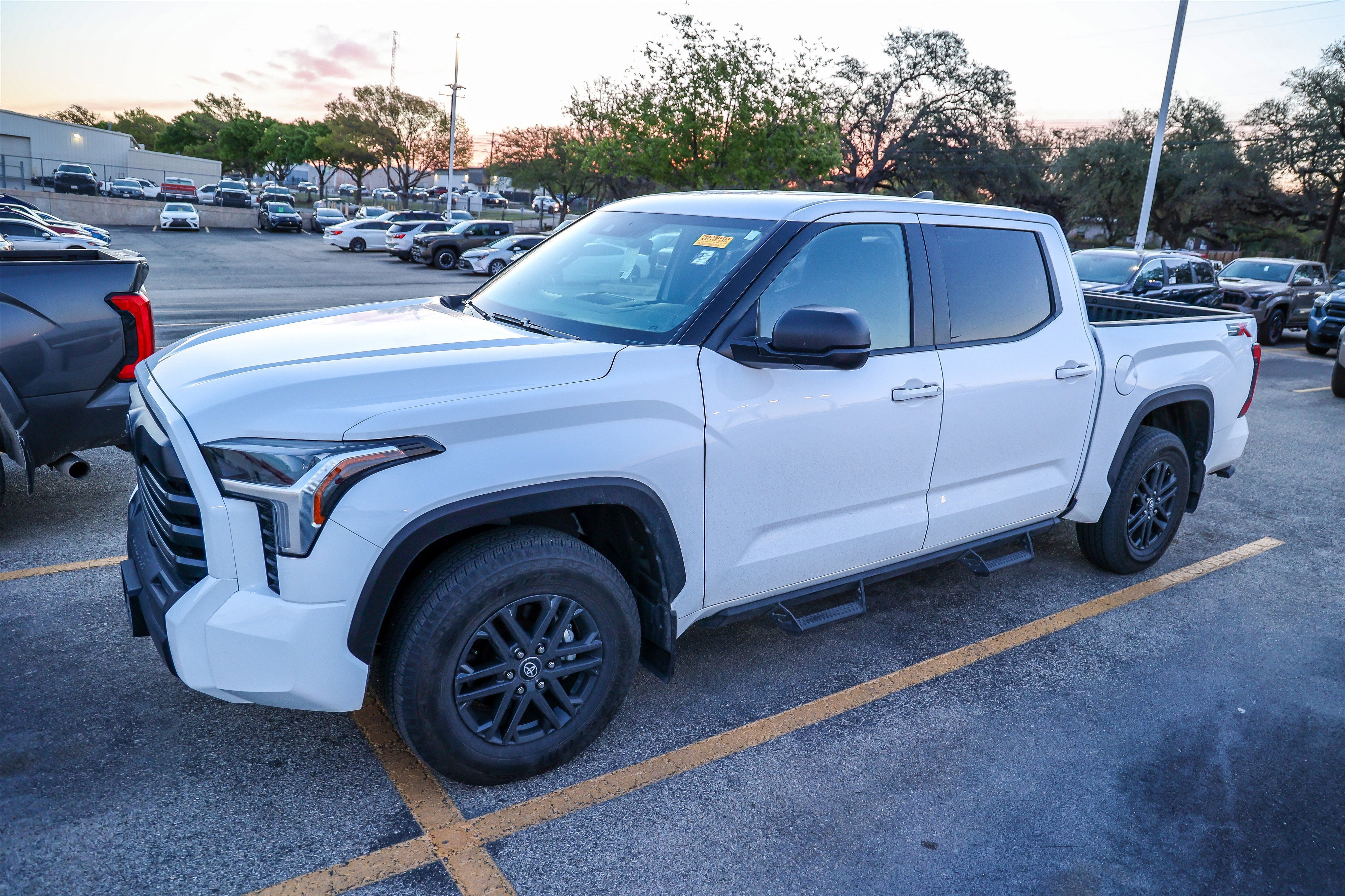 2025 Toyota TUNDRA 4X2 SR5