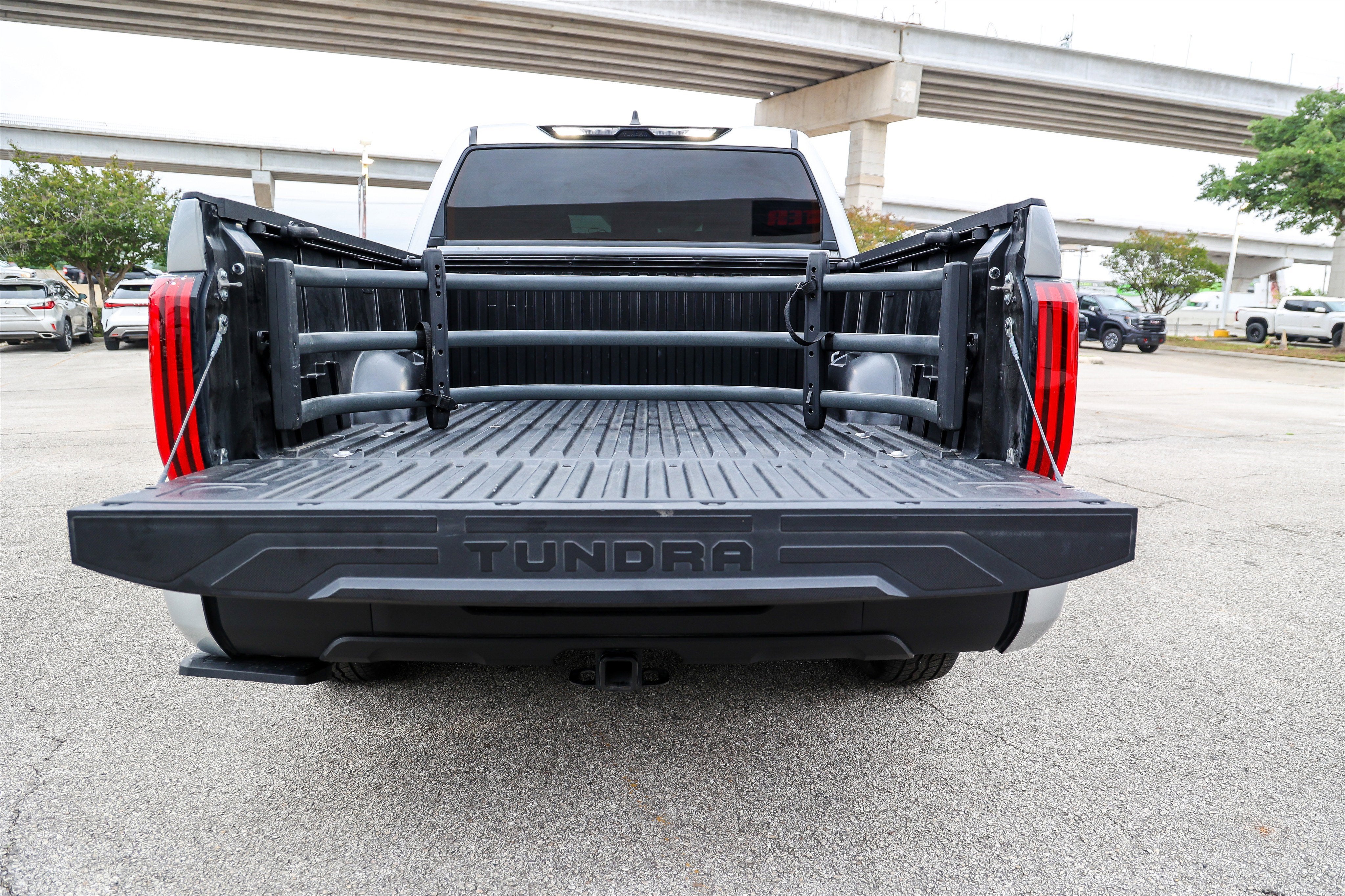 2024 Toyota TUNDRA 4X2 SR5