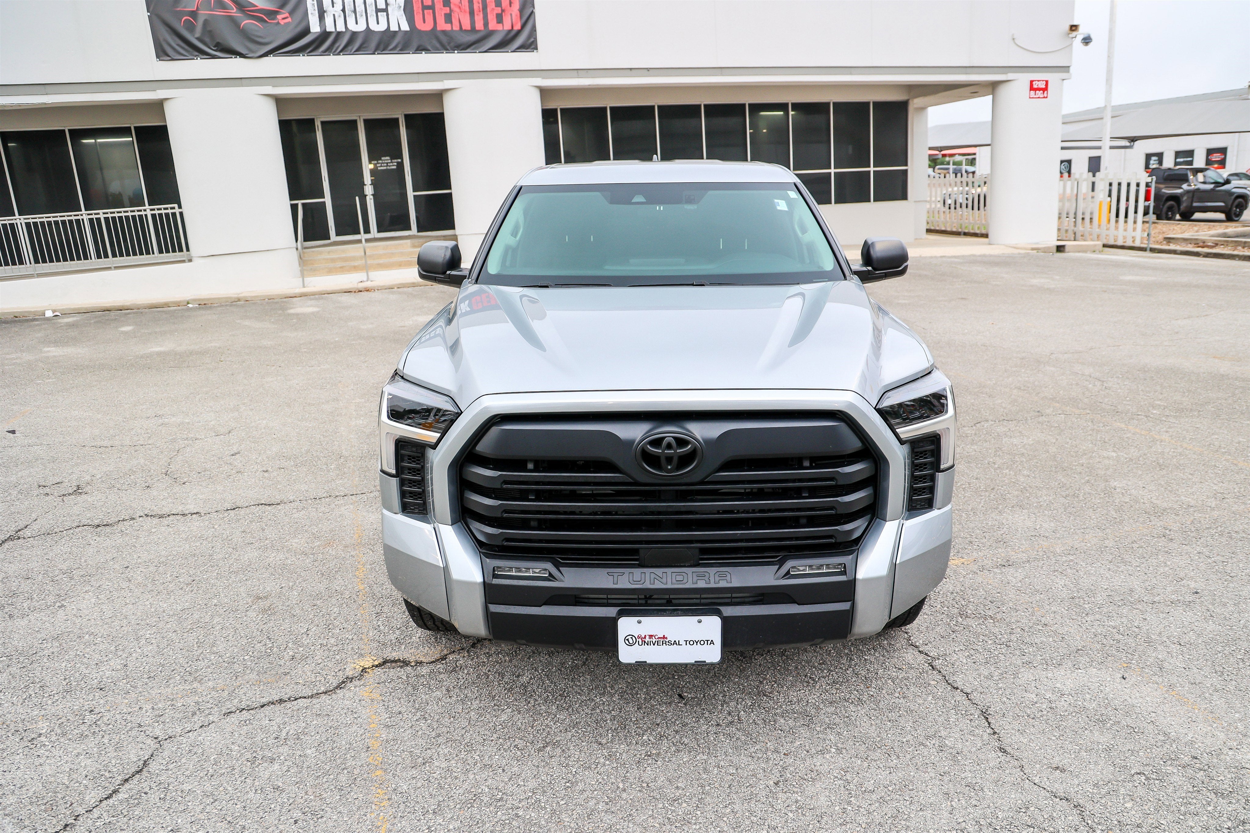 2024 Toyota TUNDRA 4X2 SR5