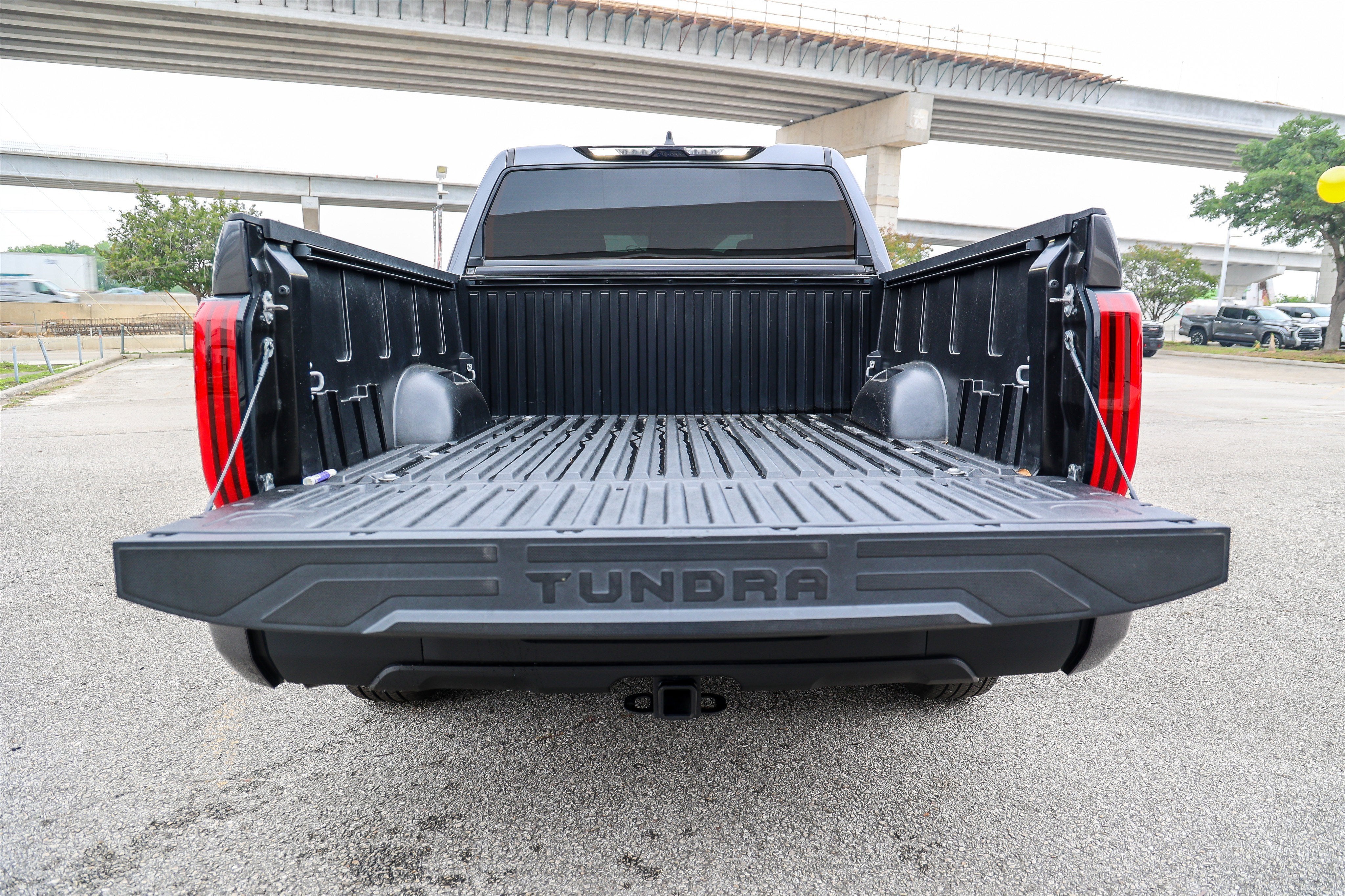 2023 Toyota TUNDRA 4X2 SR5