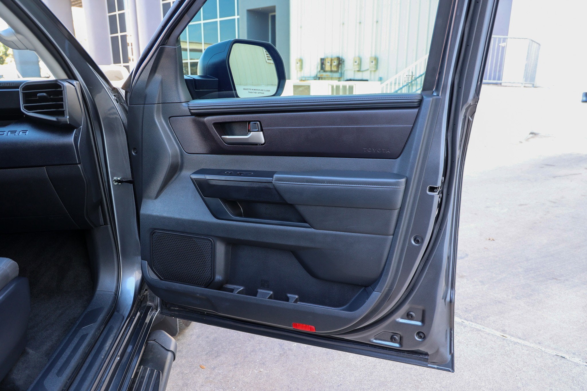 2024 Toyota TUNDRA 4X2 SR5