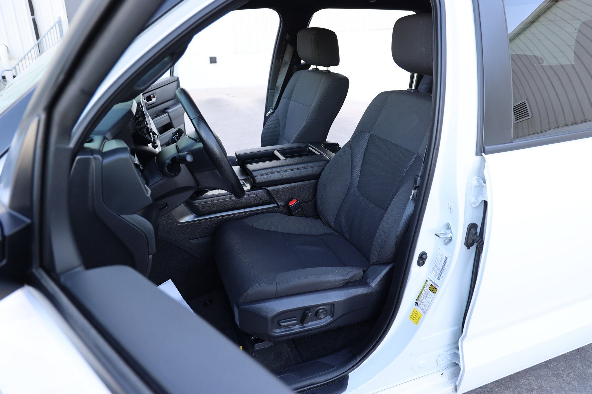 2025 Toyota TUNDRA 4X2 SR5