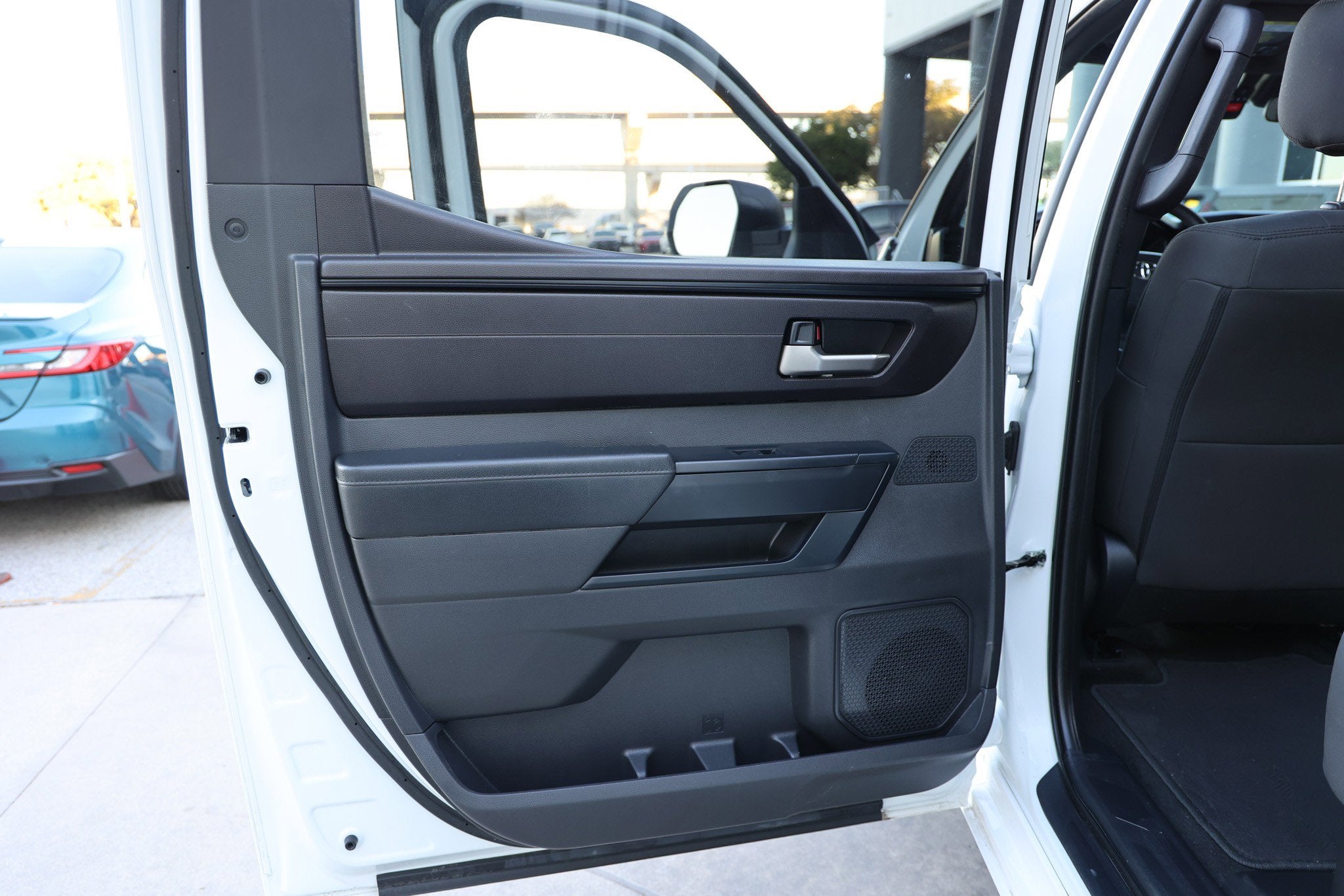 2025 Toyota TUNDRA 4X2 SR5