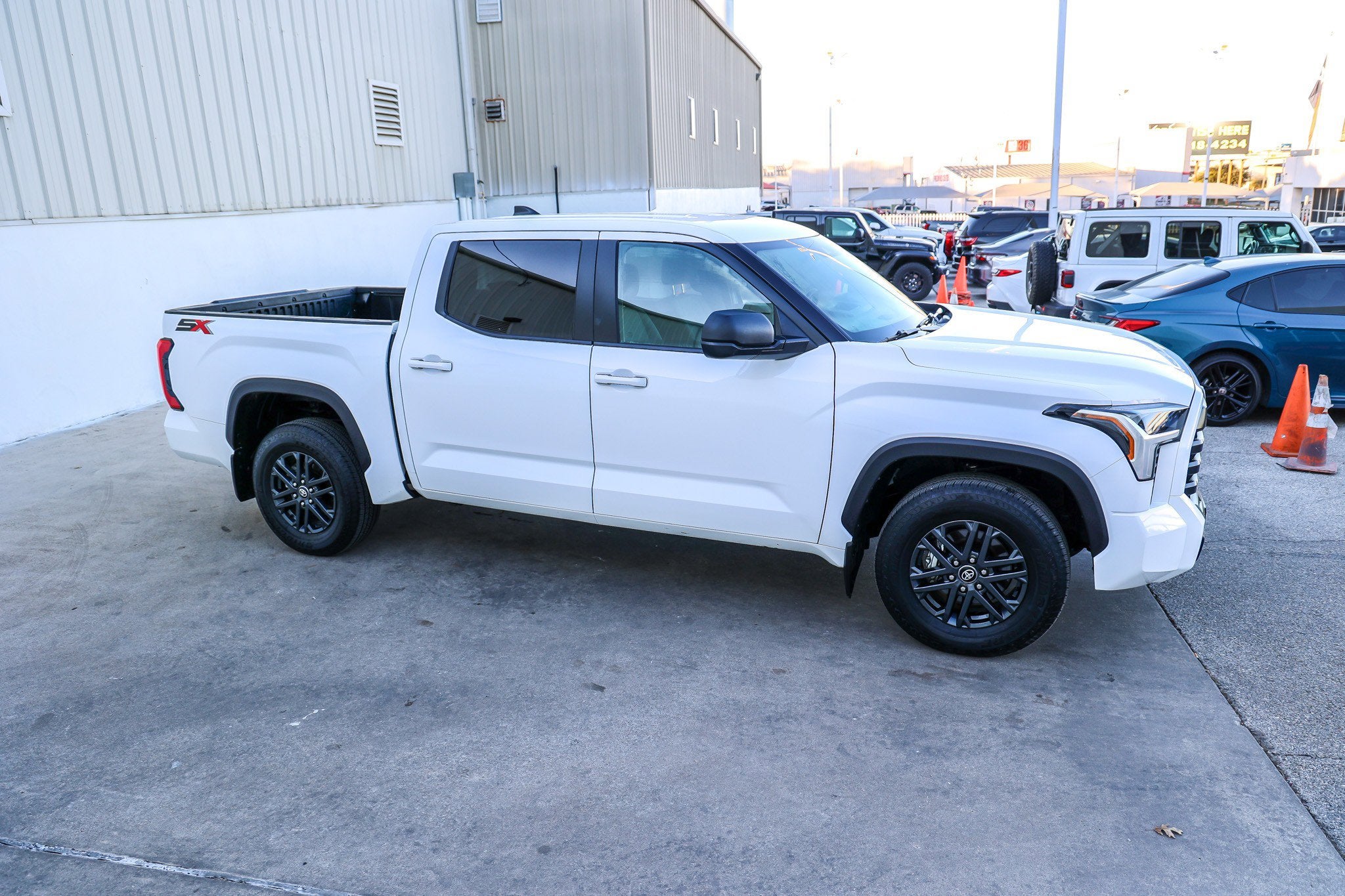 2025 Toyota TUNDRA 4X2 SR5