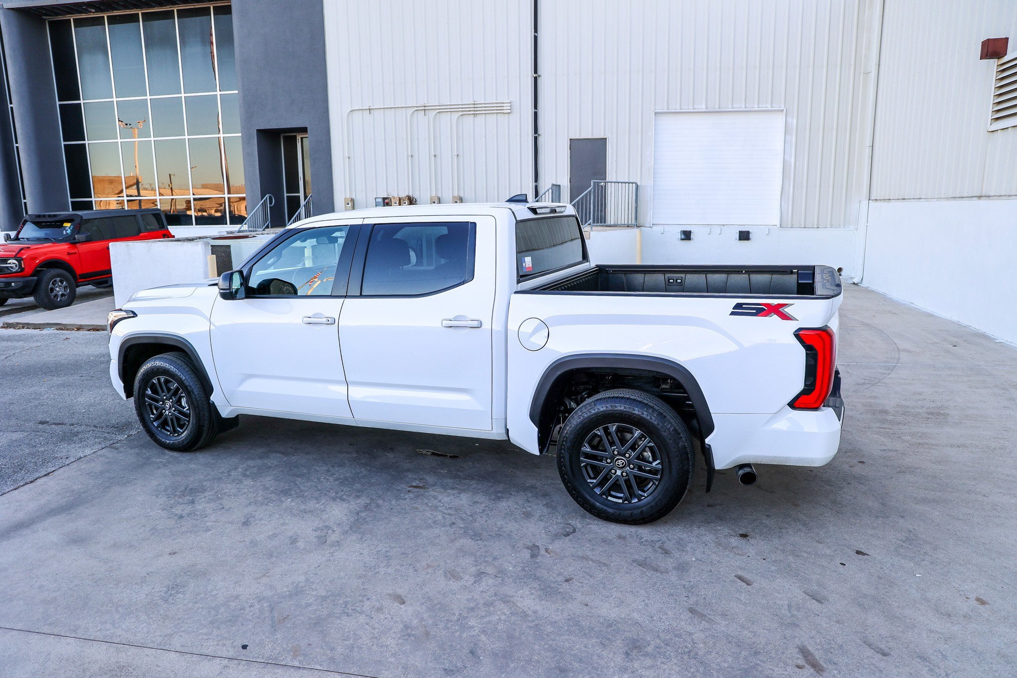 2025 Toyota TUNDRA 4X2 SR5