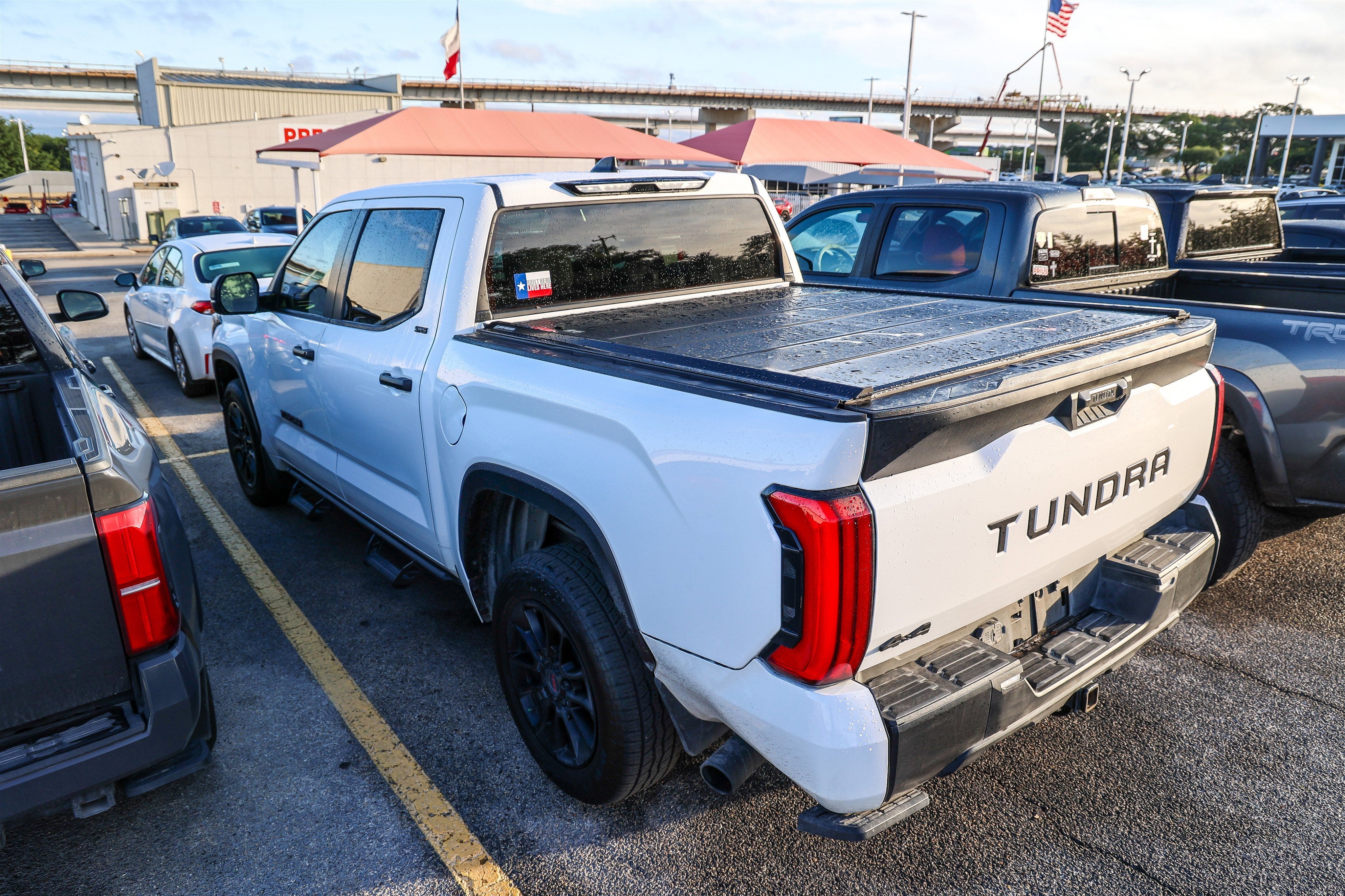 2025 Toyota TUNDRA 4X4 SR5