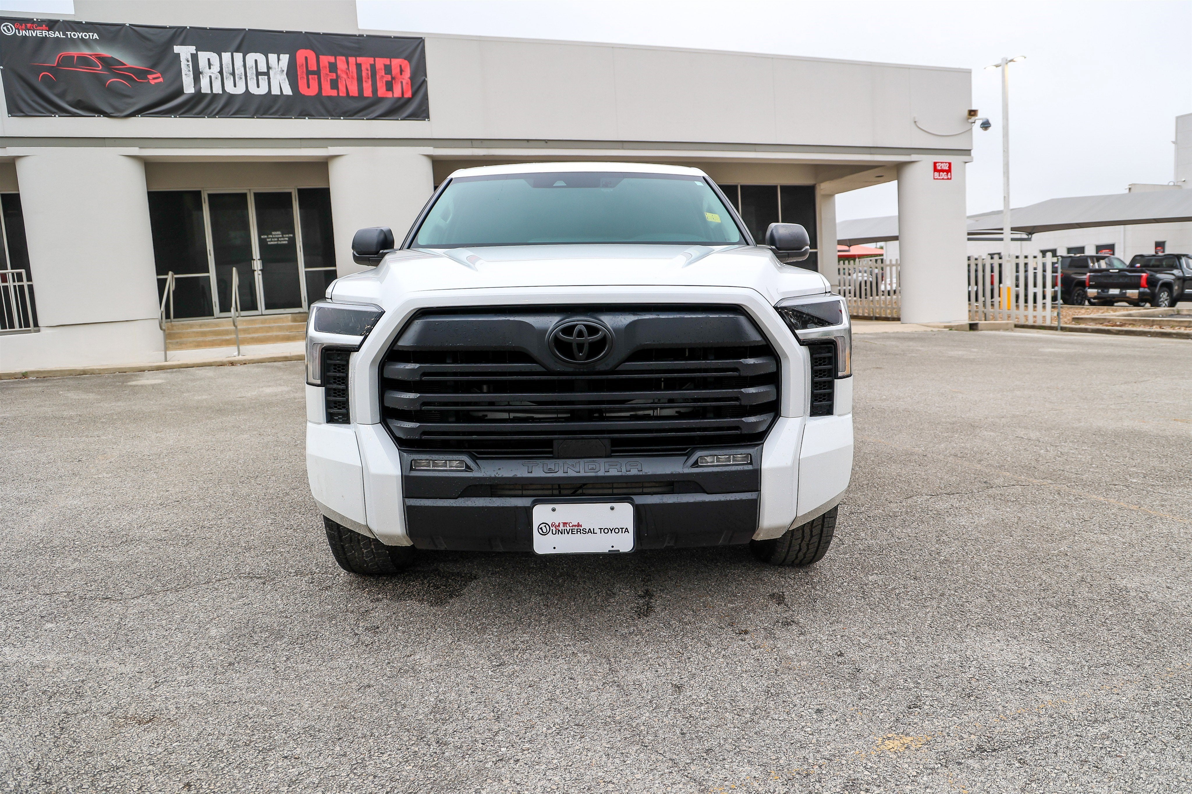 2024 Toyota TUNDRA 4X4 SR5