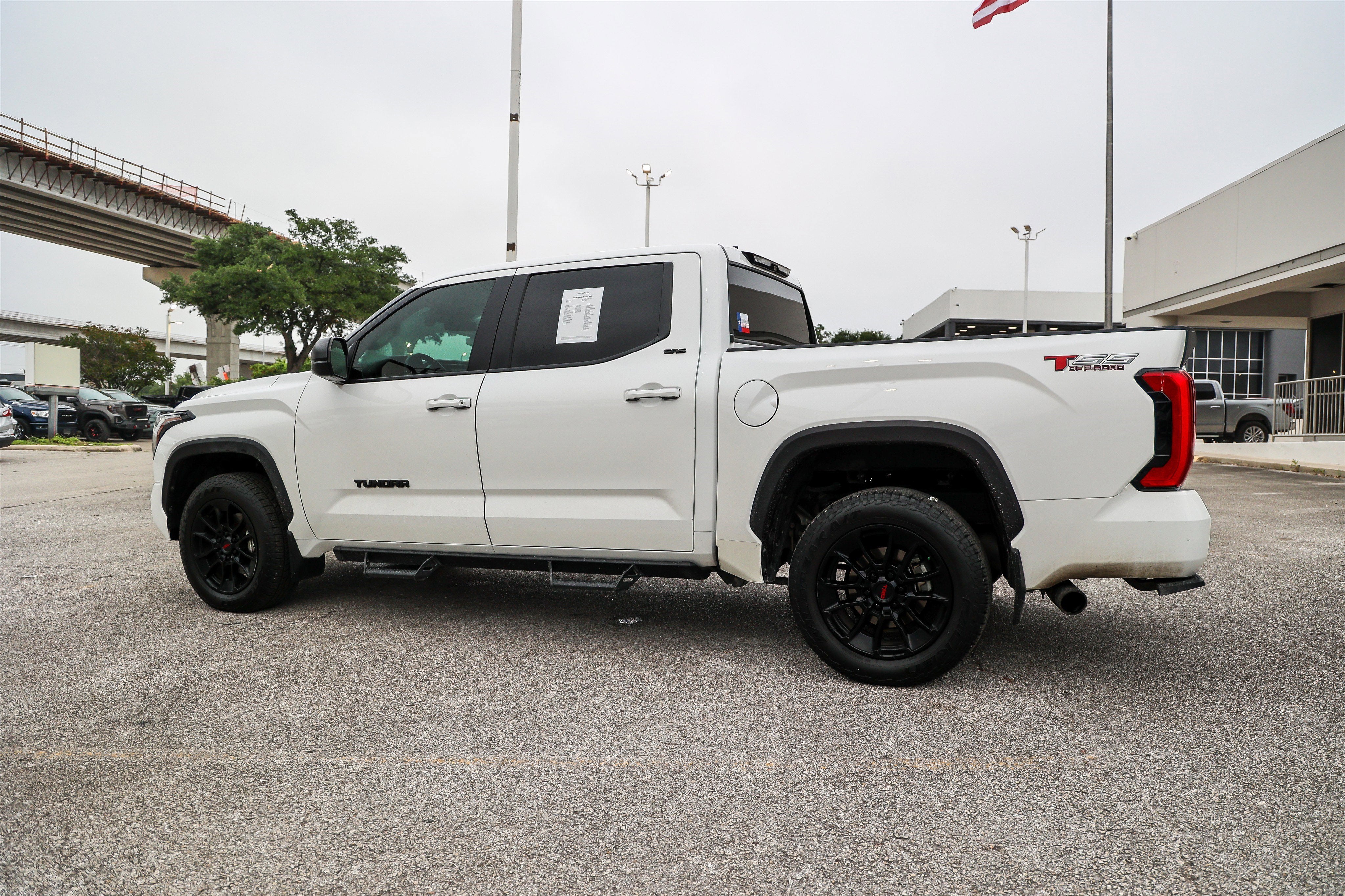 2024 Toyota TUNDRA 4X4 SR5
