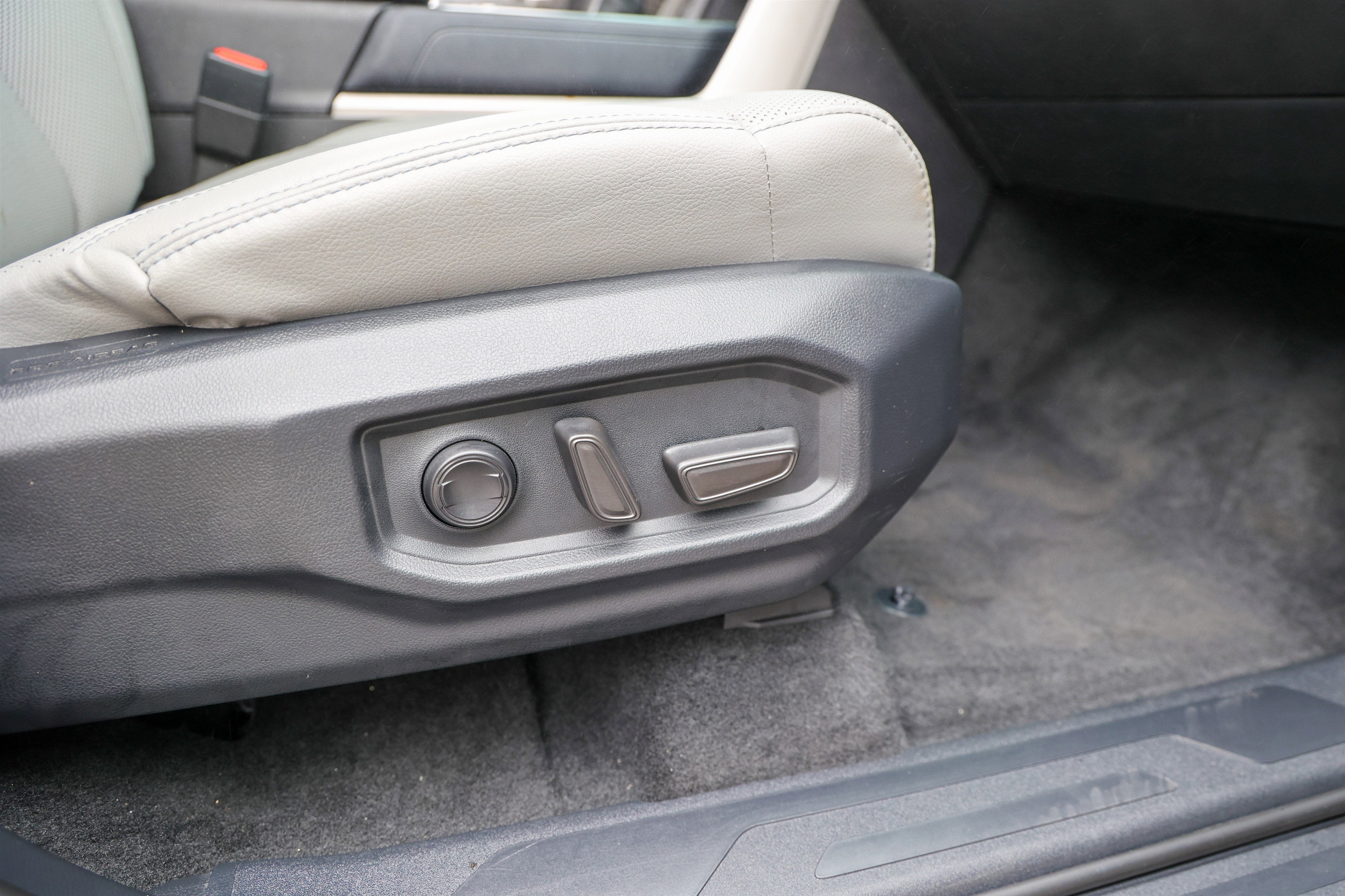 2024 Toyota TUNDRA 4X4 SR5