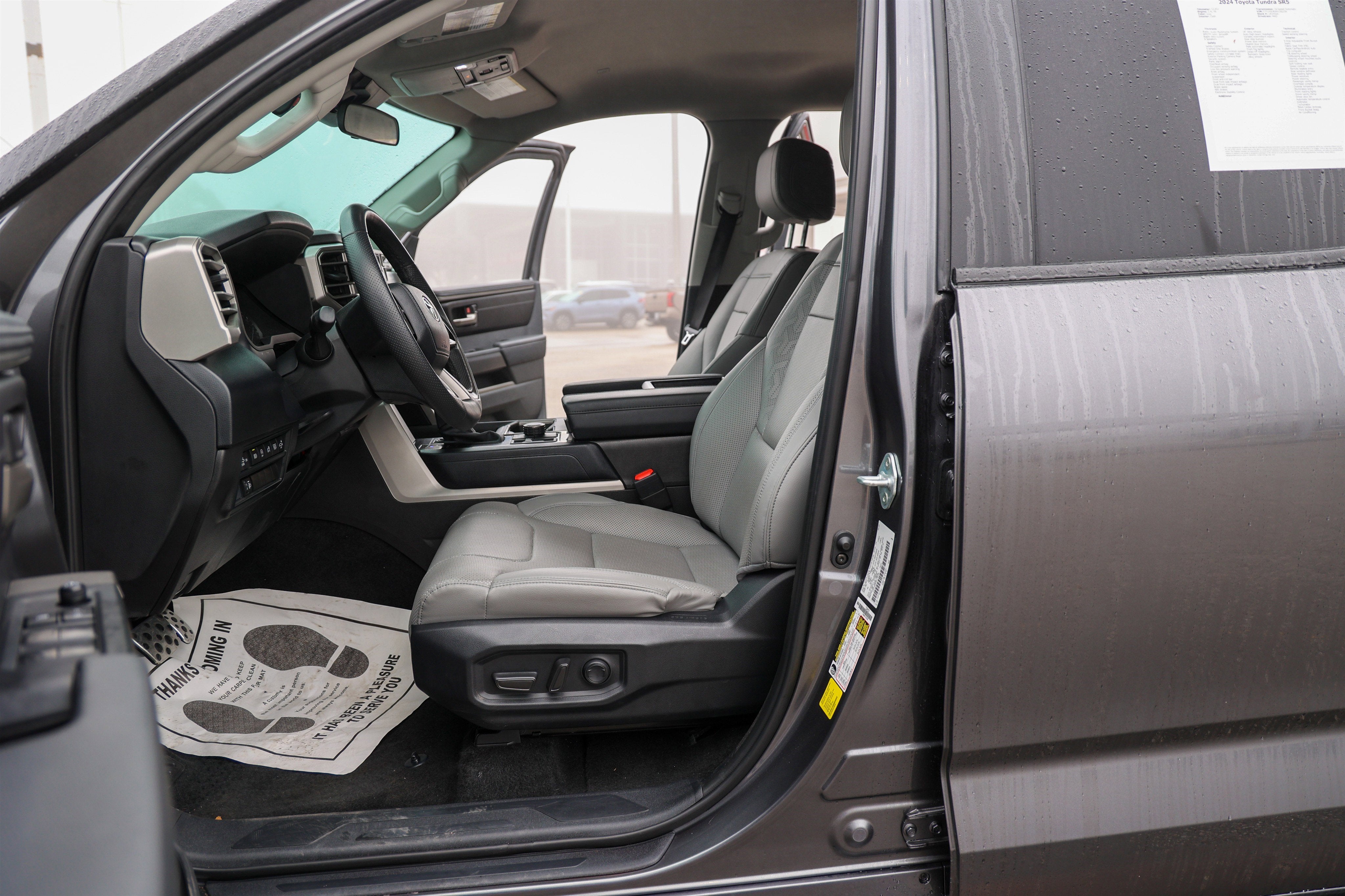 2024 Toyota TUNDRA 4X4 SR5