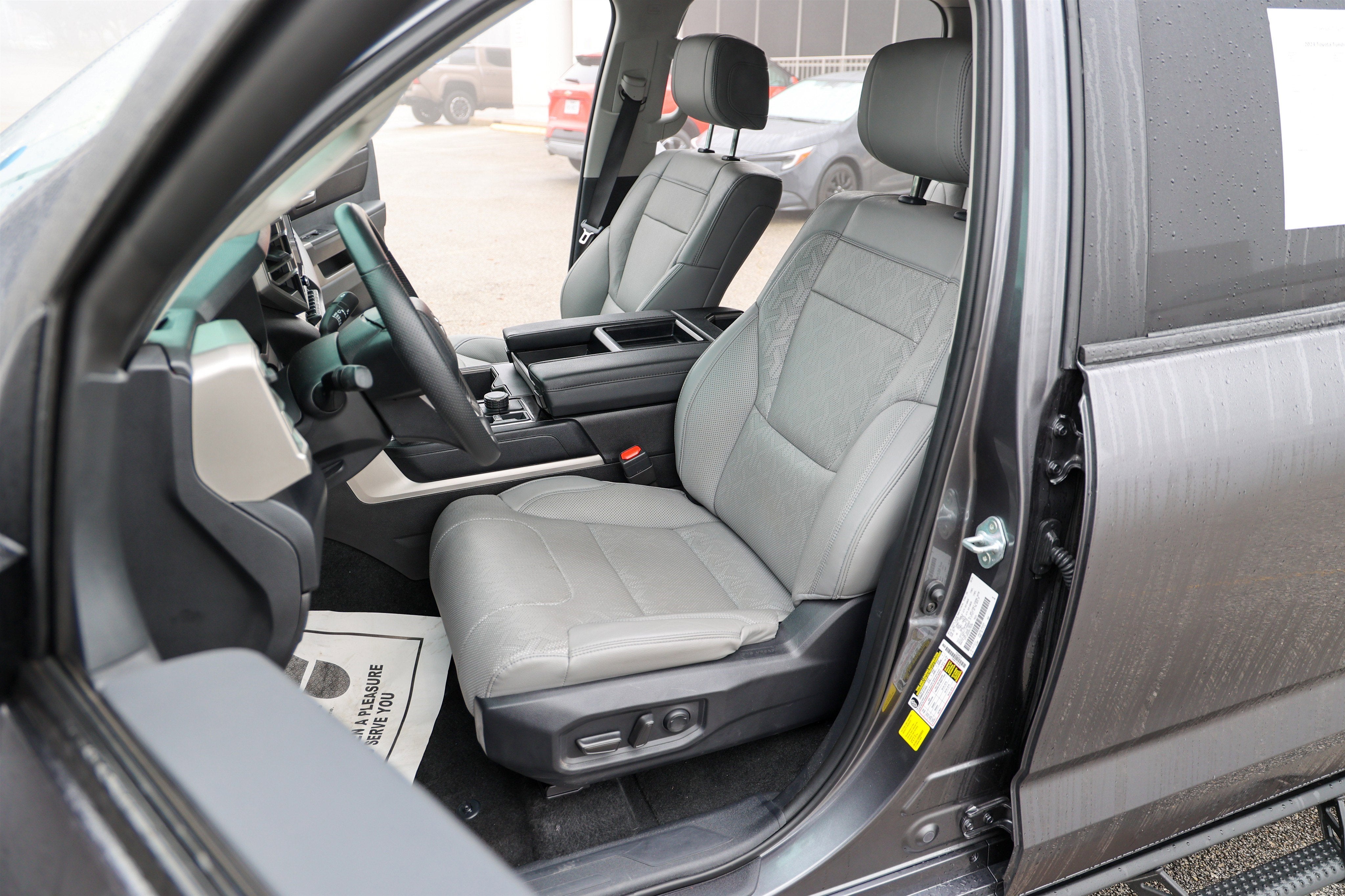 2024 Toyota TUNDRA 4X4 SR5