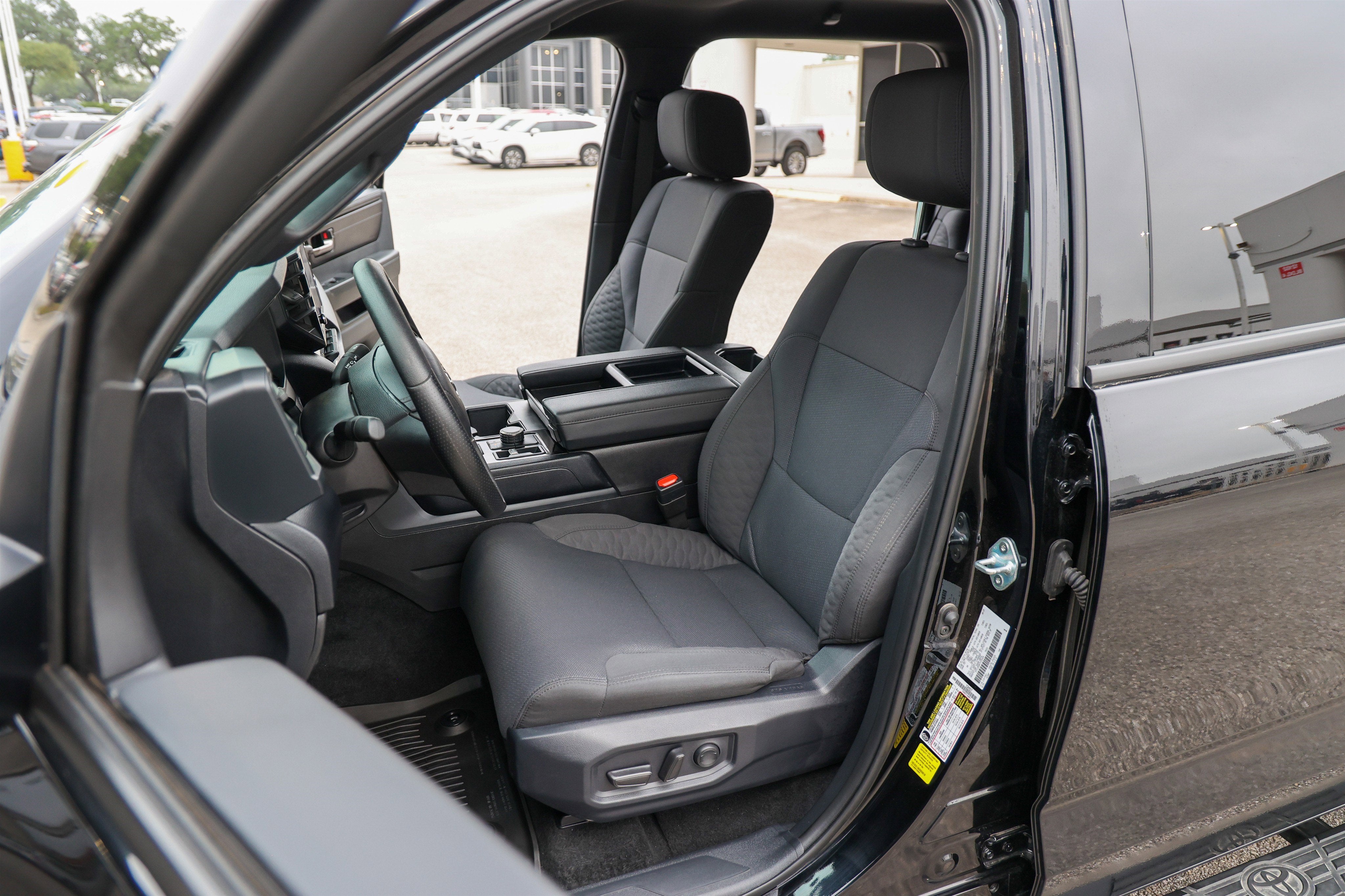 2026 Toyota TUNDRA 4X4 SR5