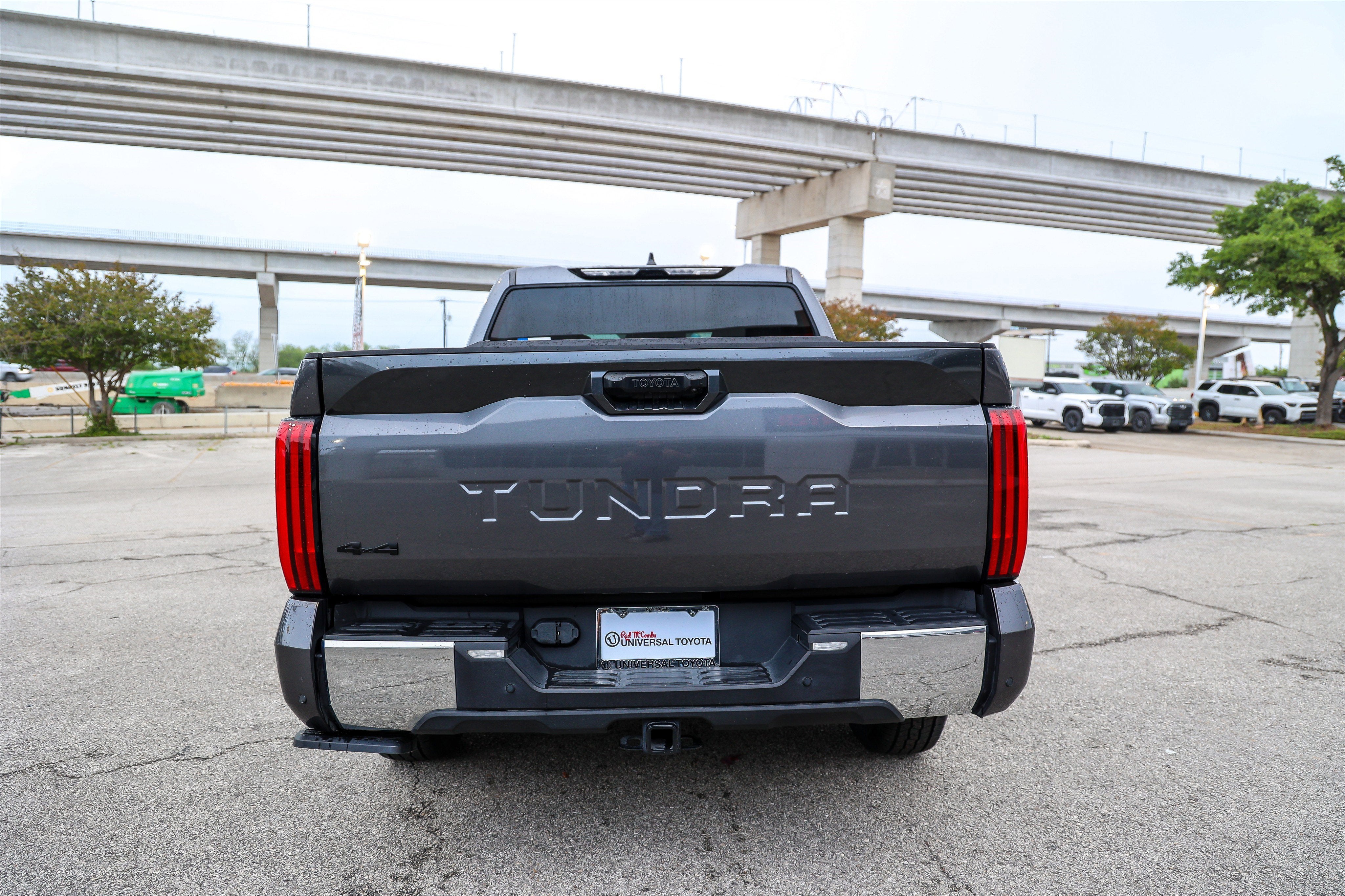 2023 Toyota TUNDRA 4X4 SR5