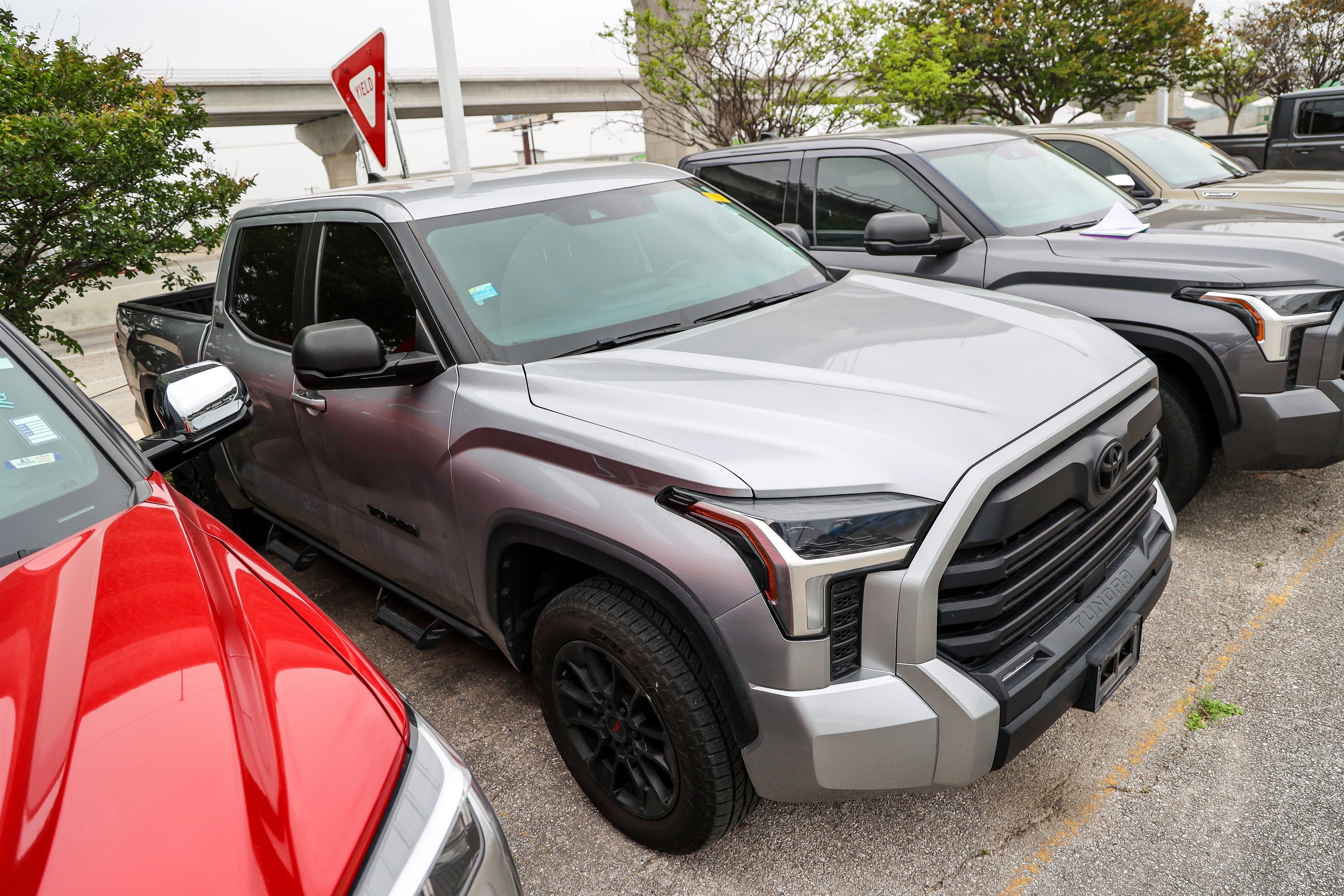 2024 Toyota TUNDRA 4X4 SR5