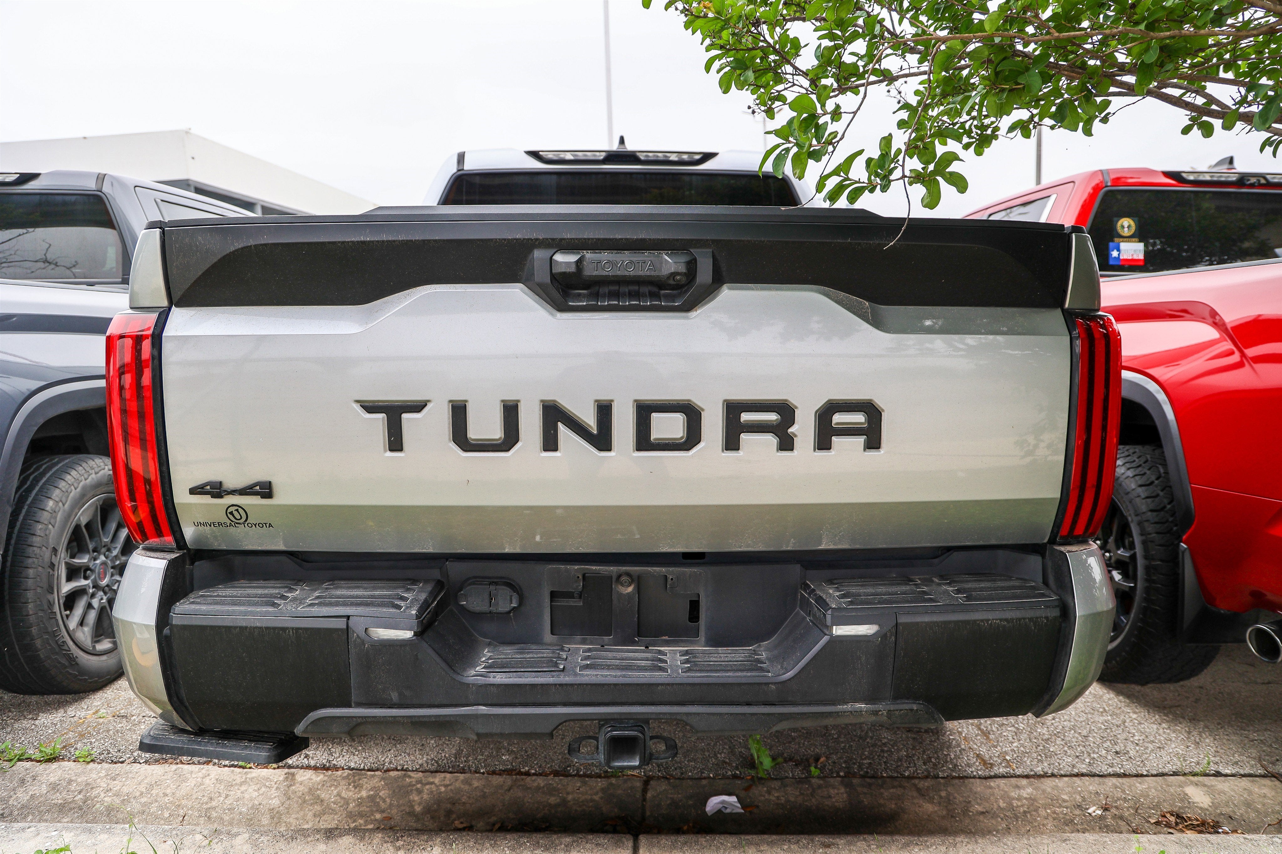 2024 Toyota TUNDRA 4X4 SR5