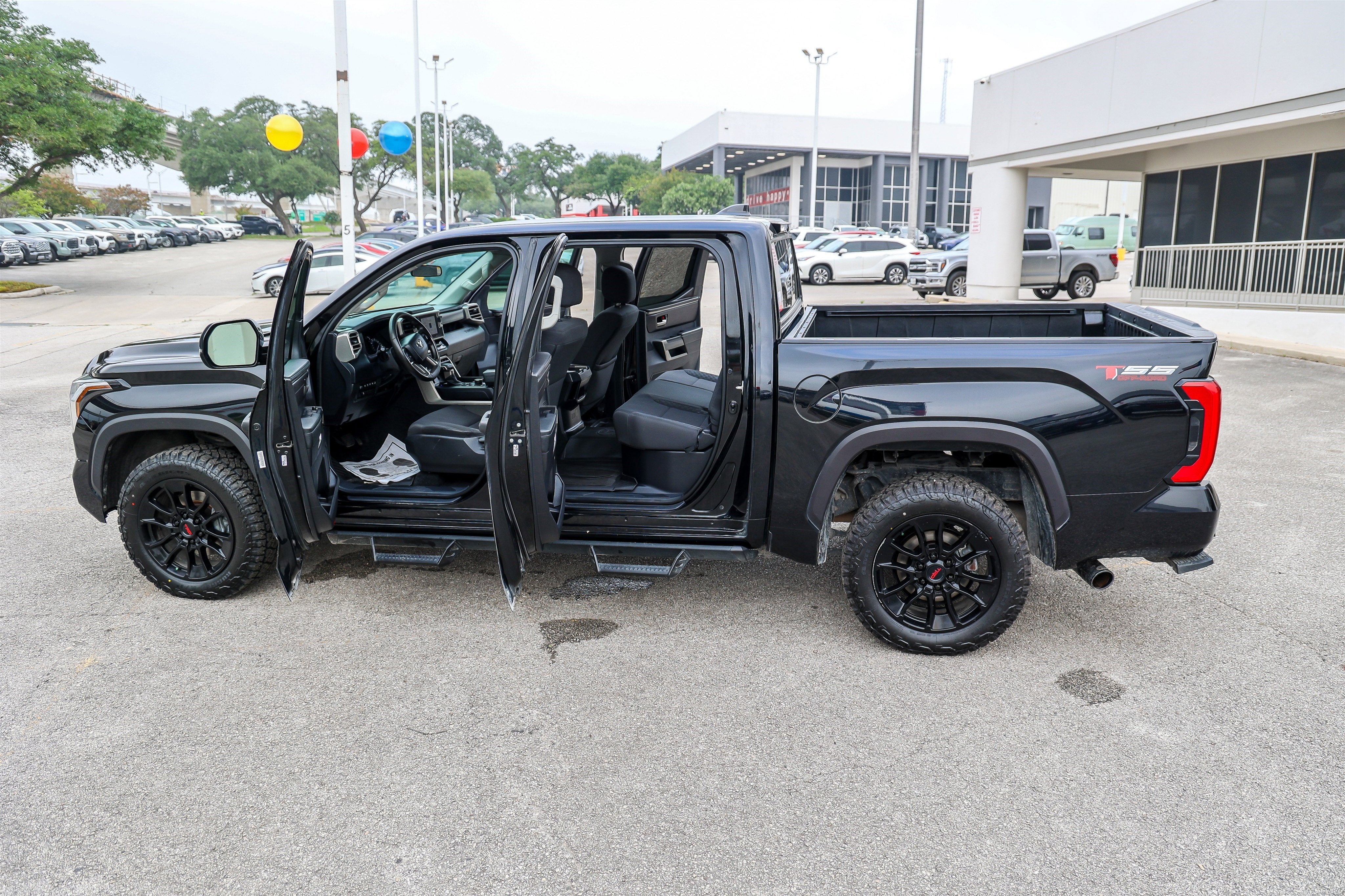 2023 Toyota TUNDRA 4X4 SR5