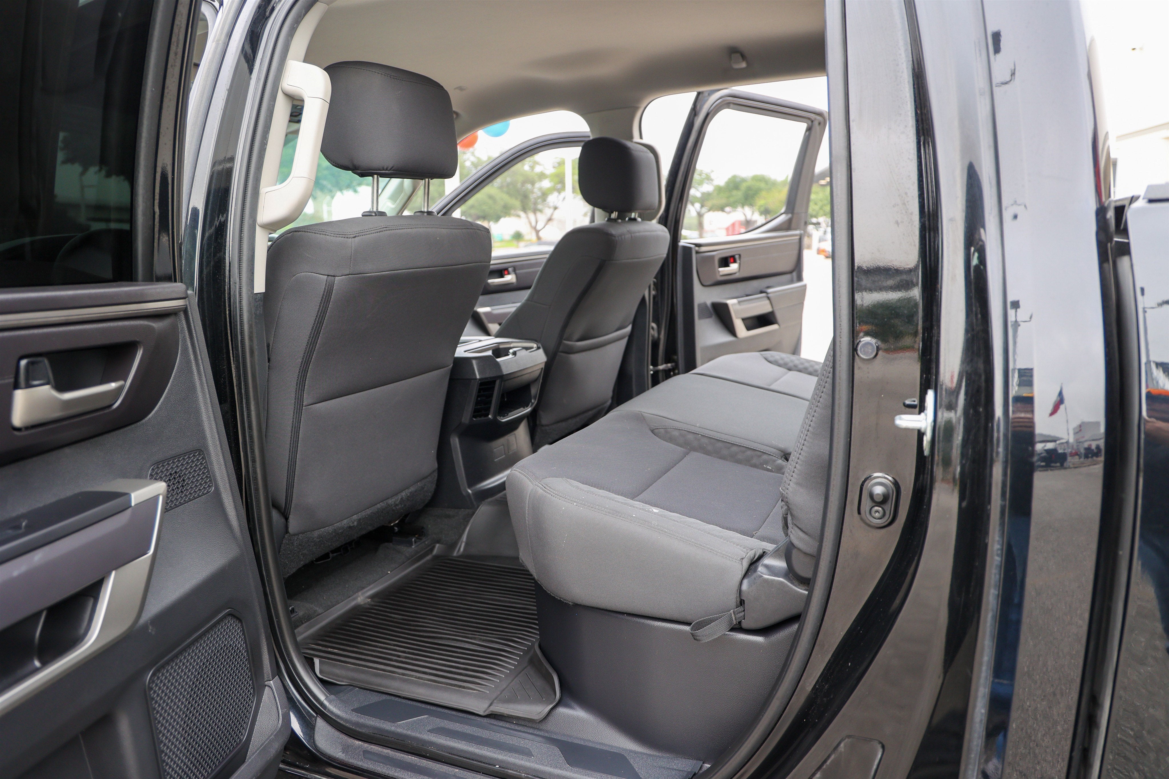 2023 Toyota TUNDRA 4X4 SR5