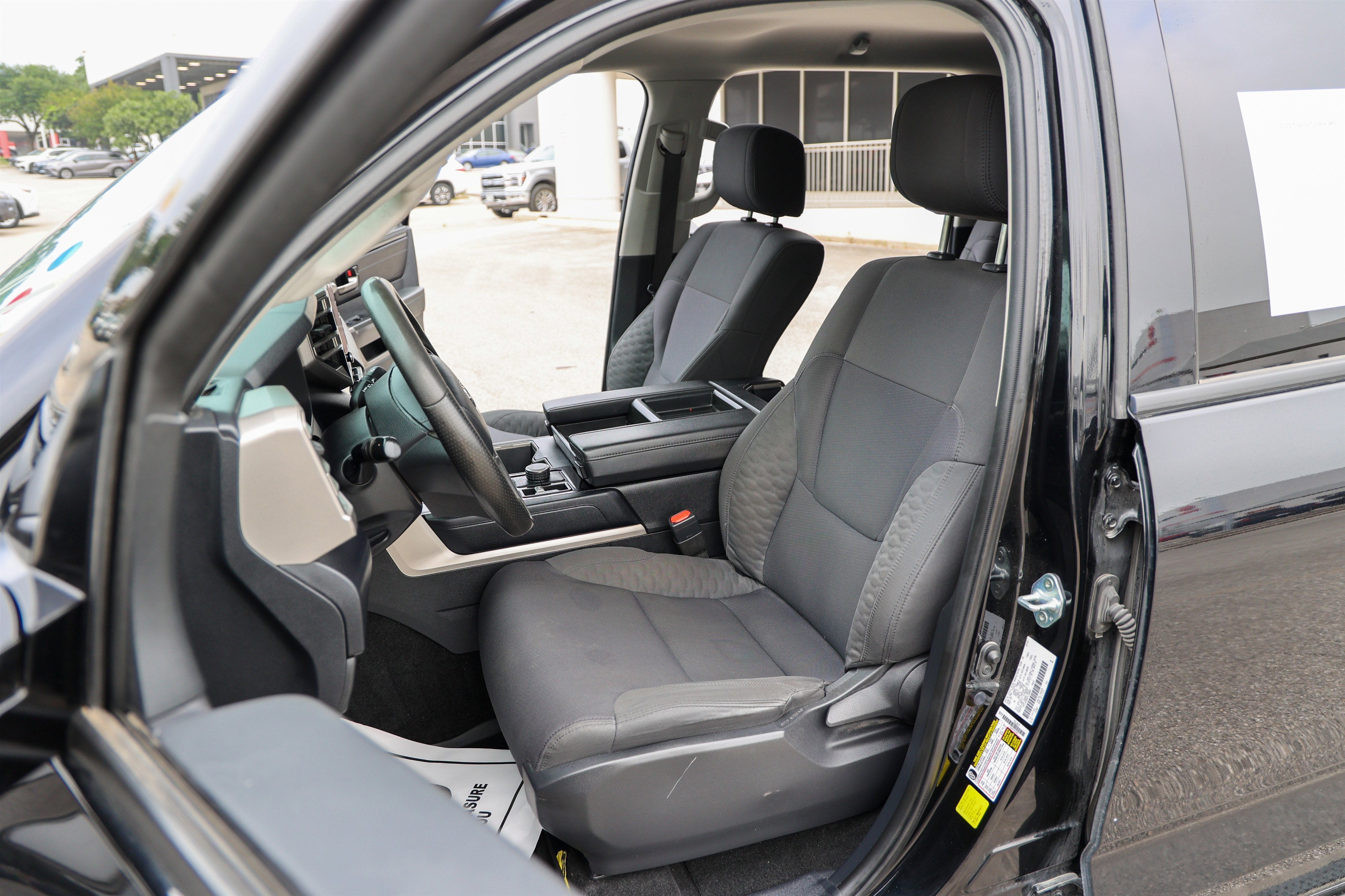2023 Toyota TUNDRA 4X4 SR5