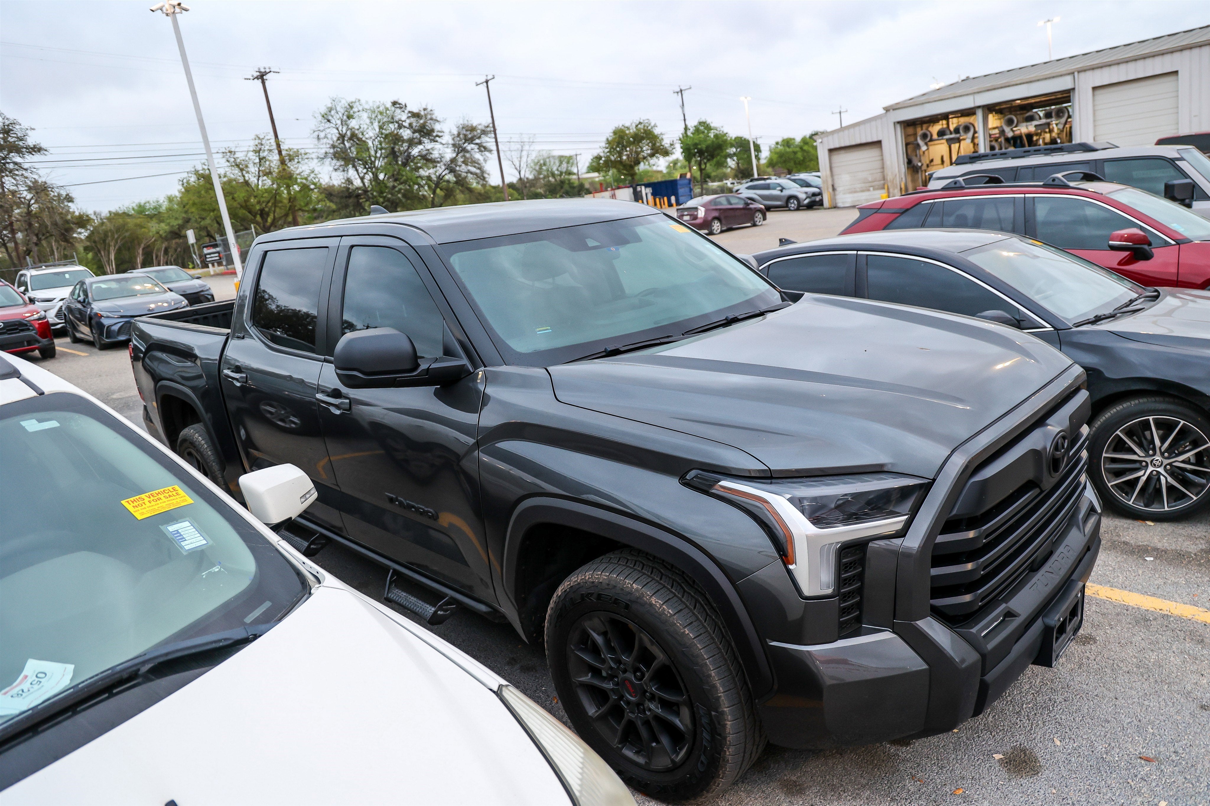 2024 Toyota TUNDRA 4X4 SR5
