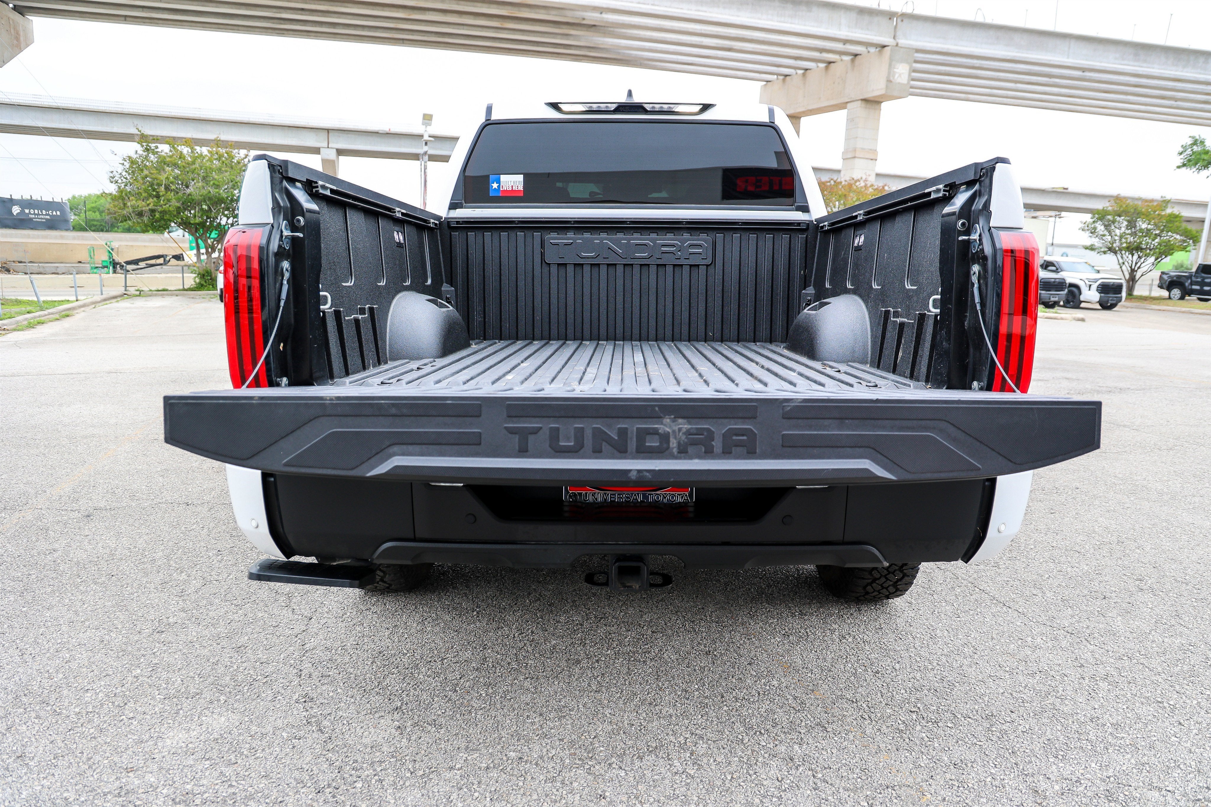 2025 Toyota TUNDRA 4X4 SR5