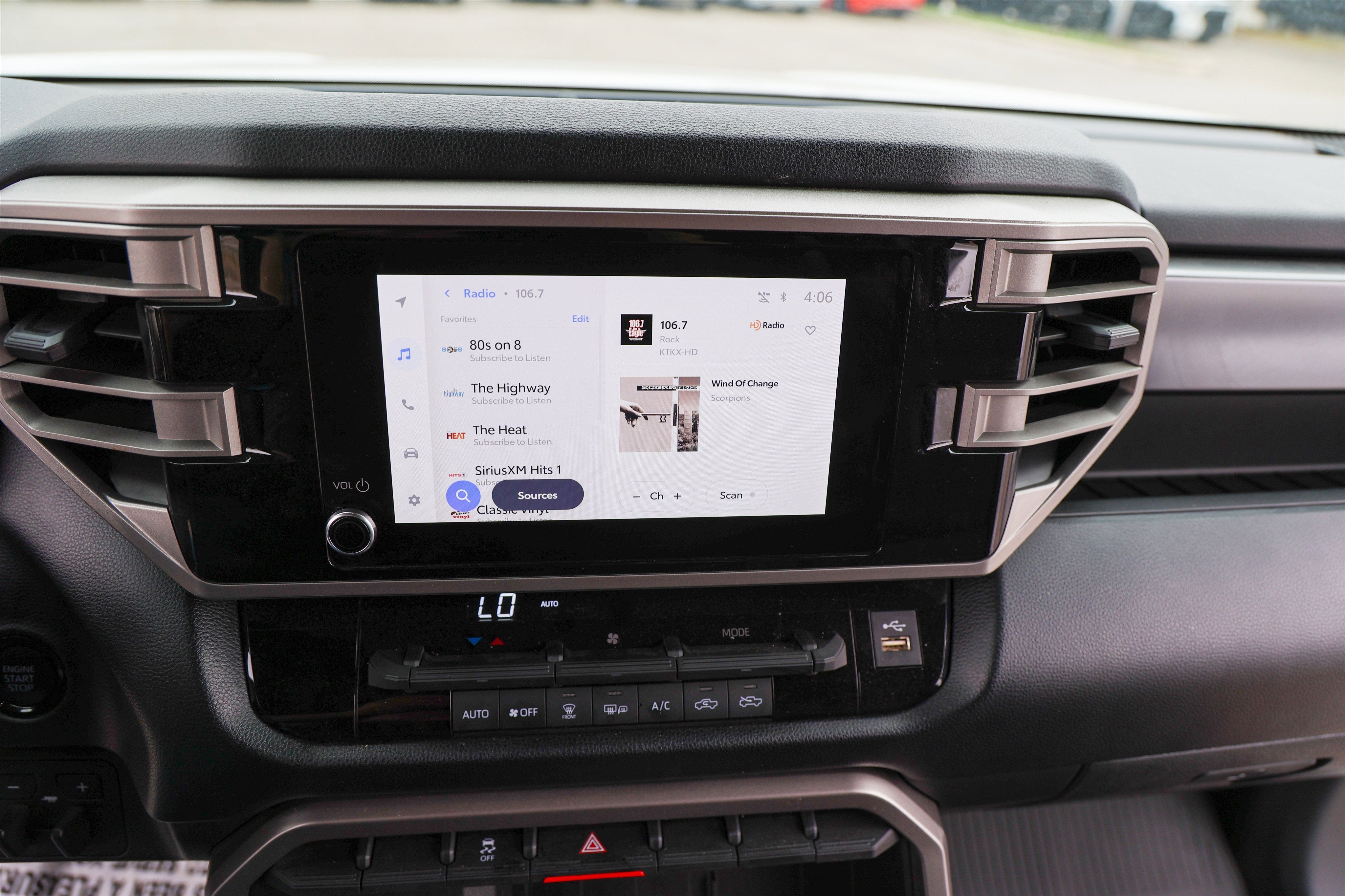 2025 Toyota TUNDRA 4X4 SR5