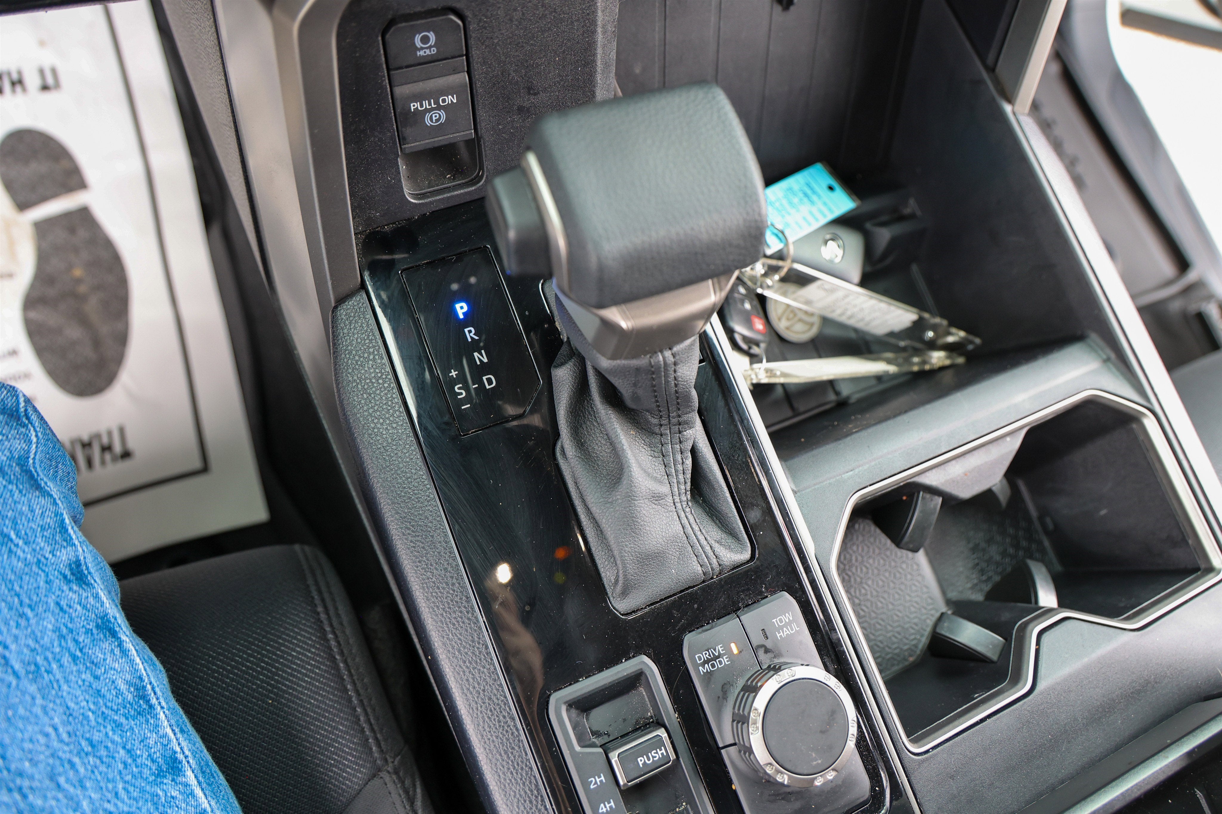 2025 Toyota TUNDRA 4X4 SR5