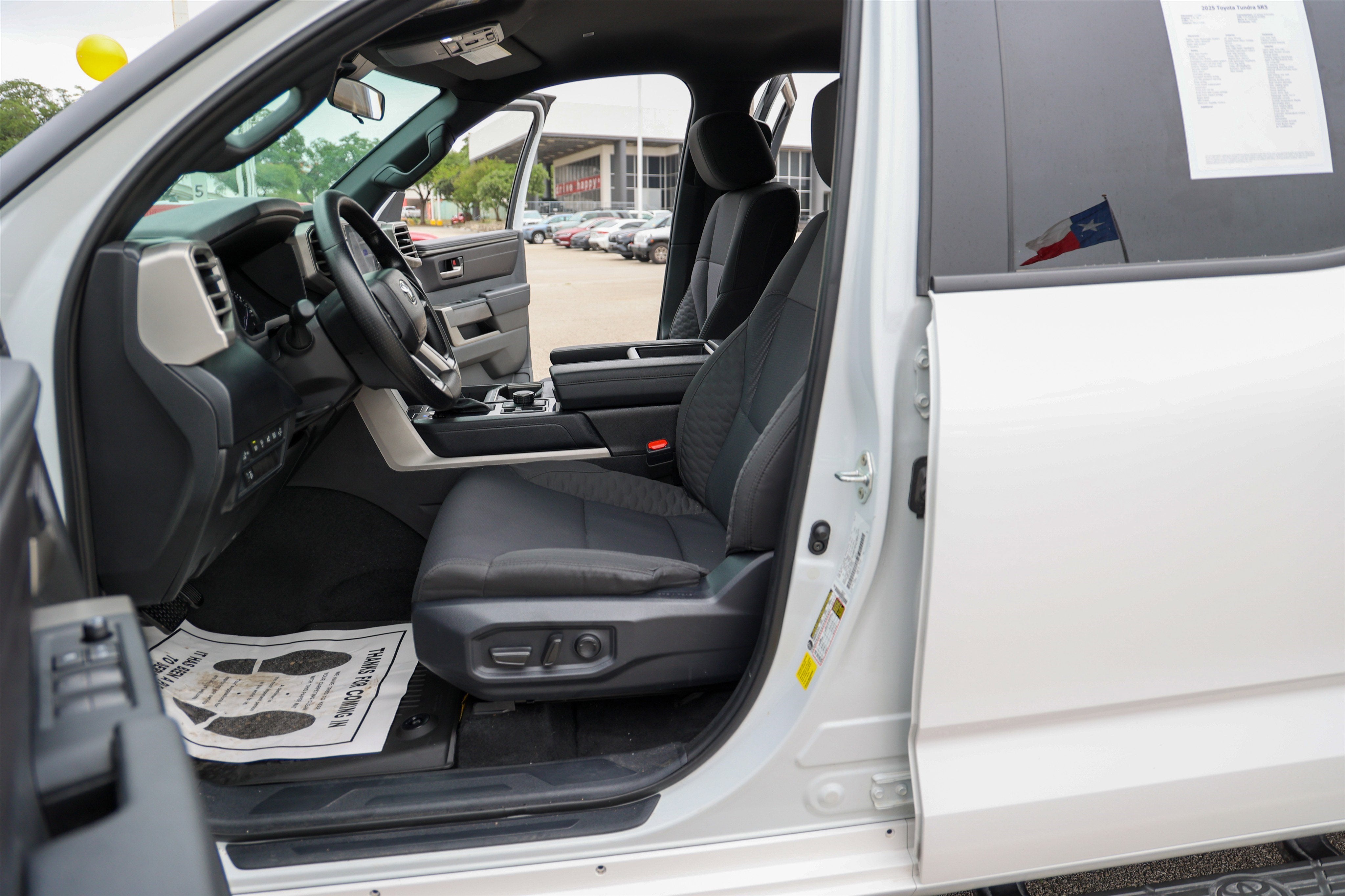 2025 Toyota TUNDRA 4X4 SR5