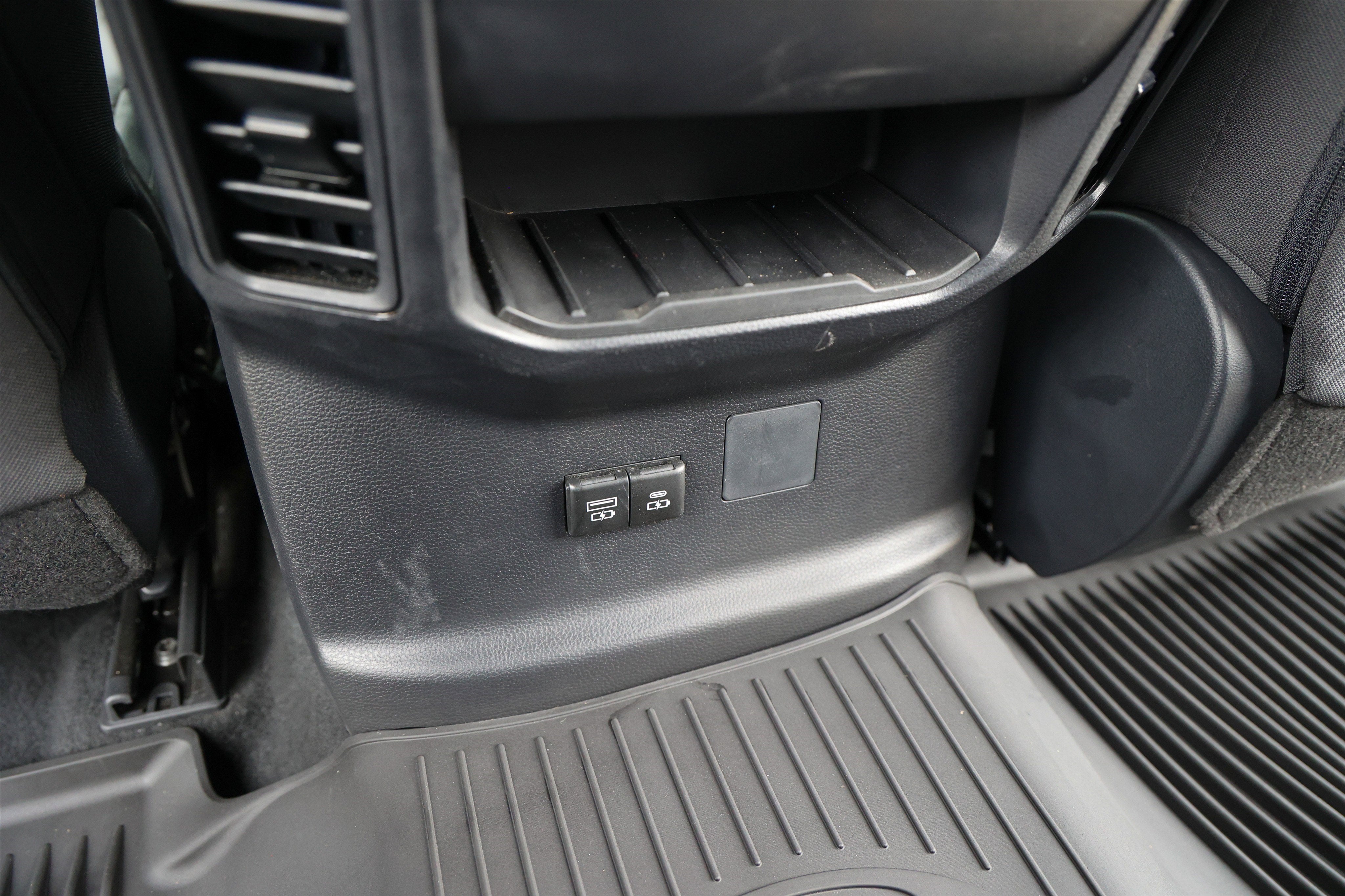 2025 Toyota TUNDRA 4X4 SR5