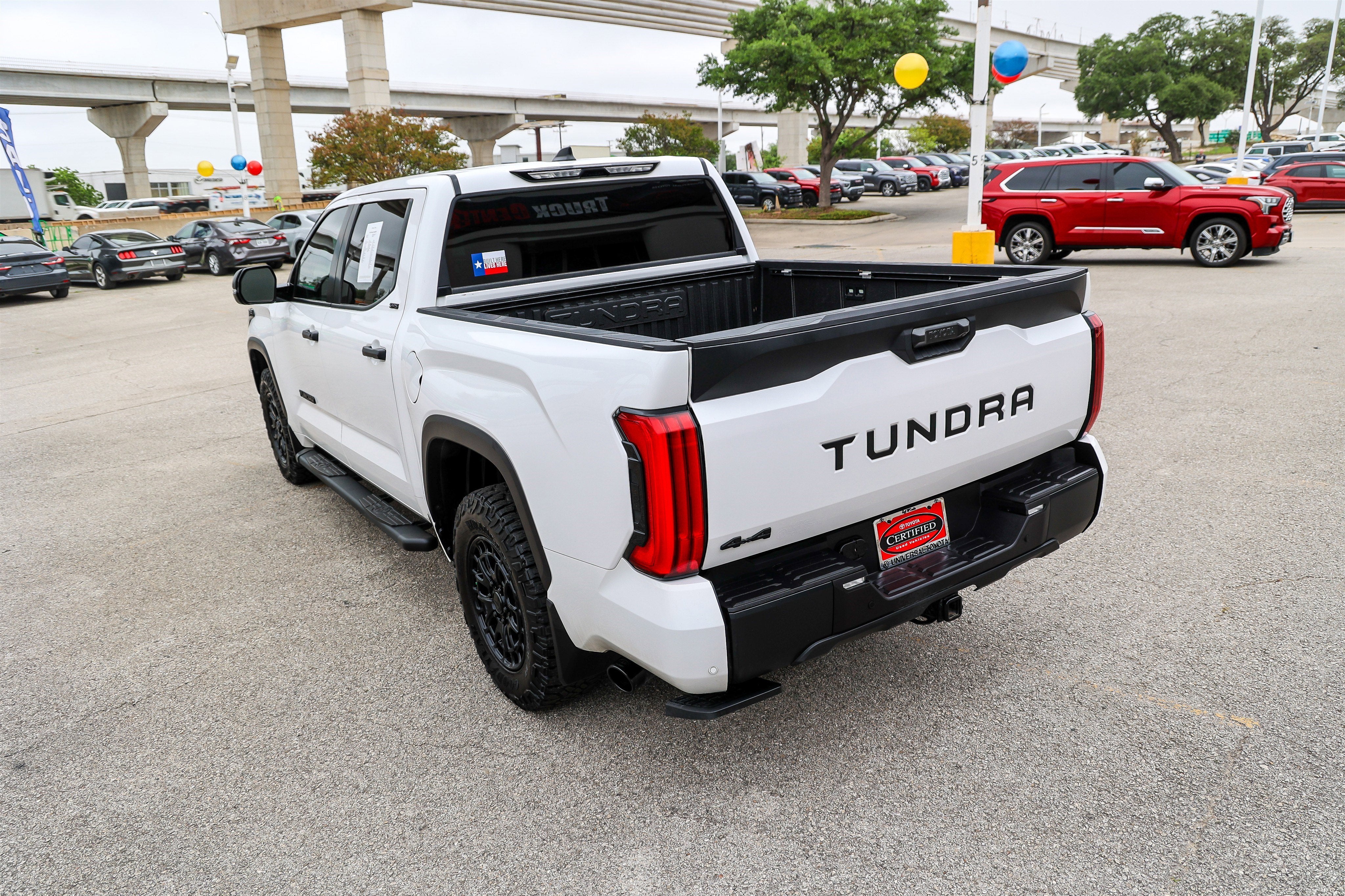 2025 Toyota TUNDRA 4X4 SR5