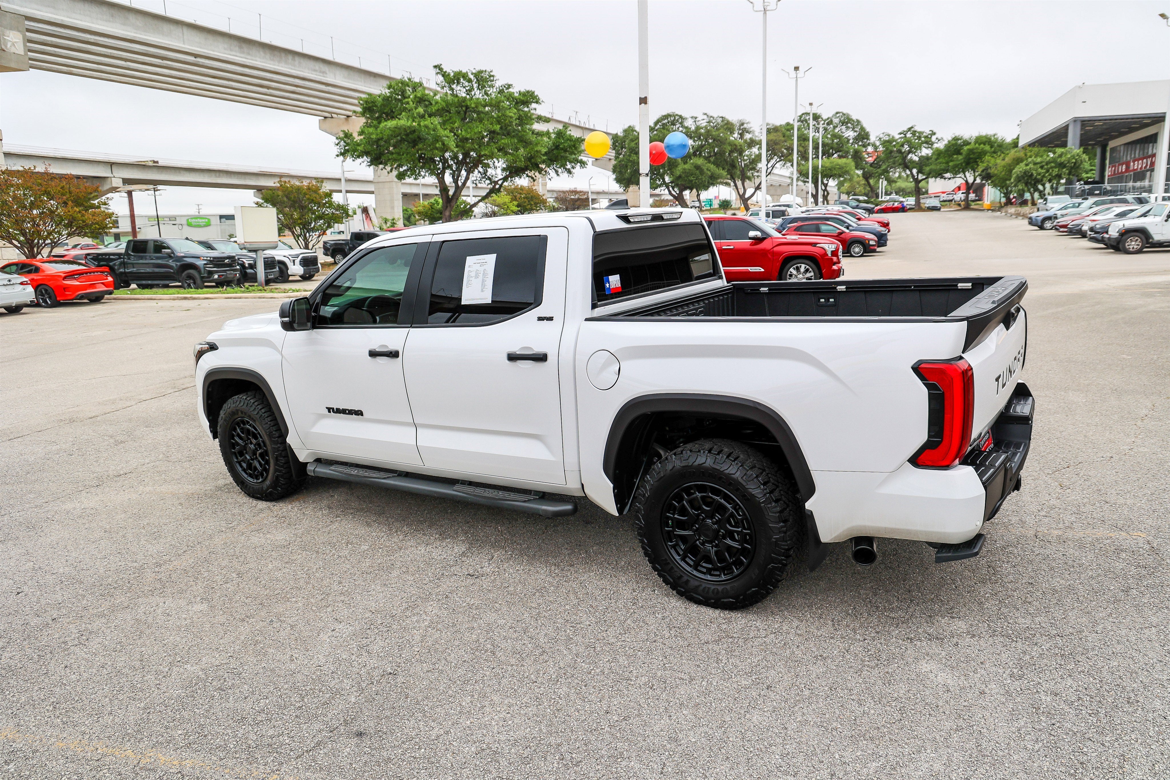 2025 Toyota TUNDRA 4X4 SR5