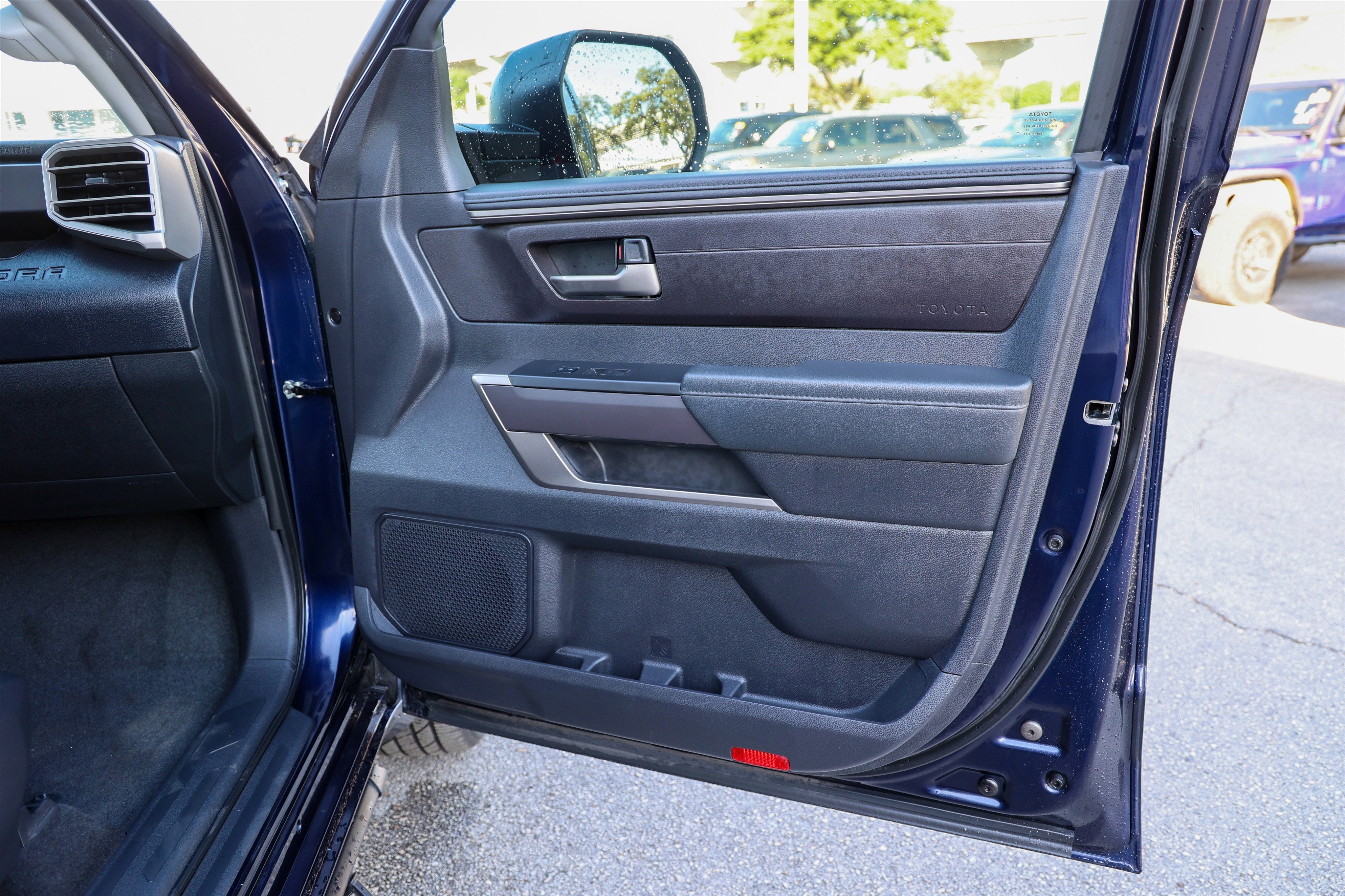 2023 Toyota TUNDRA 4X4 SR5