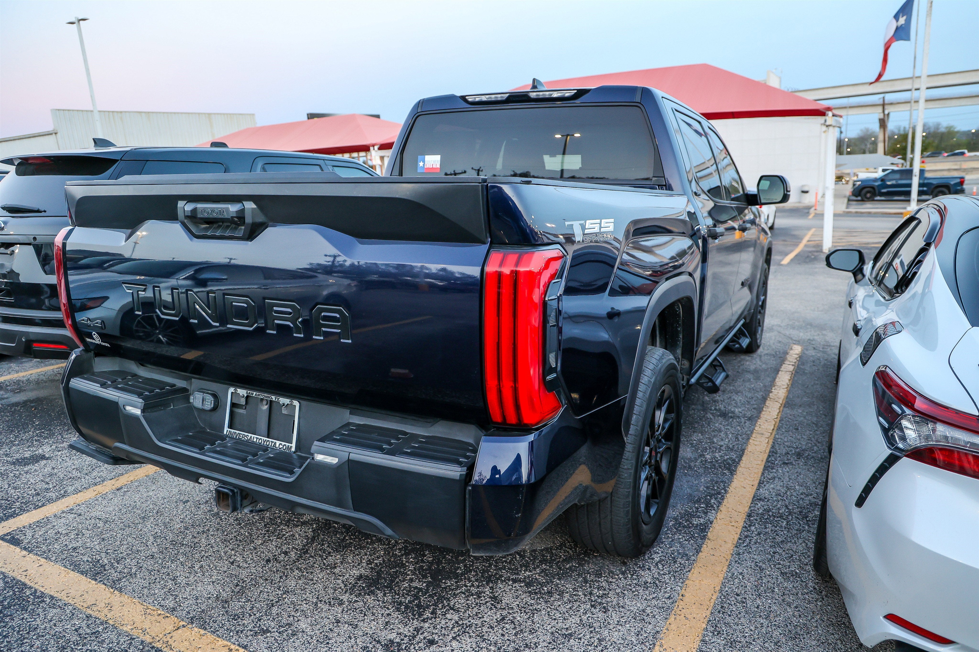 2023 Toyota TUNDRA 4X4 SR5