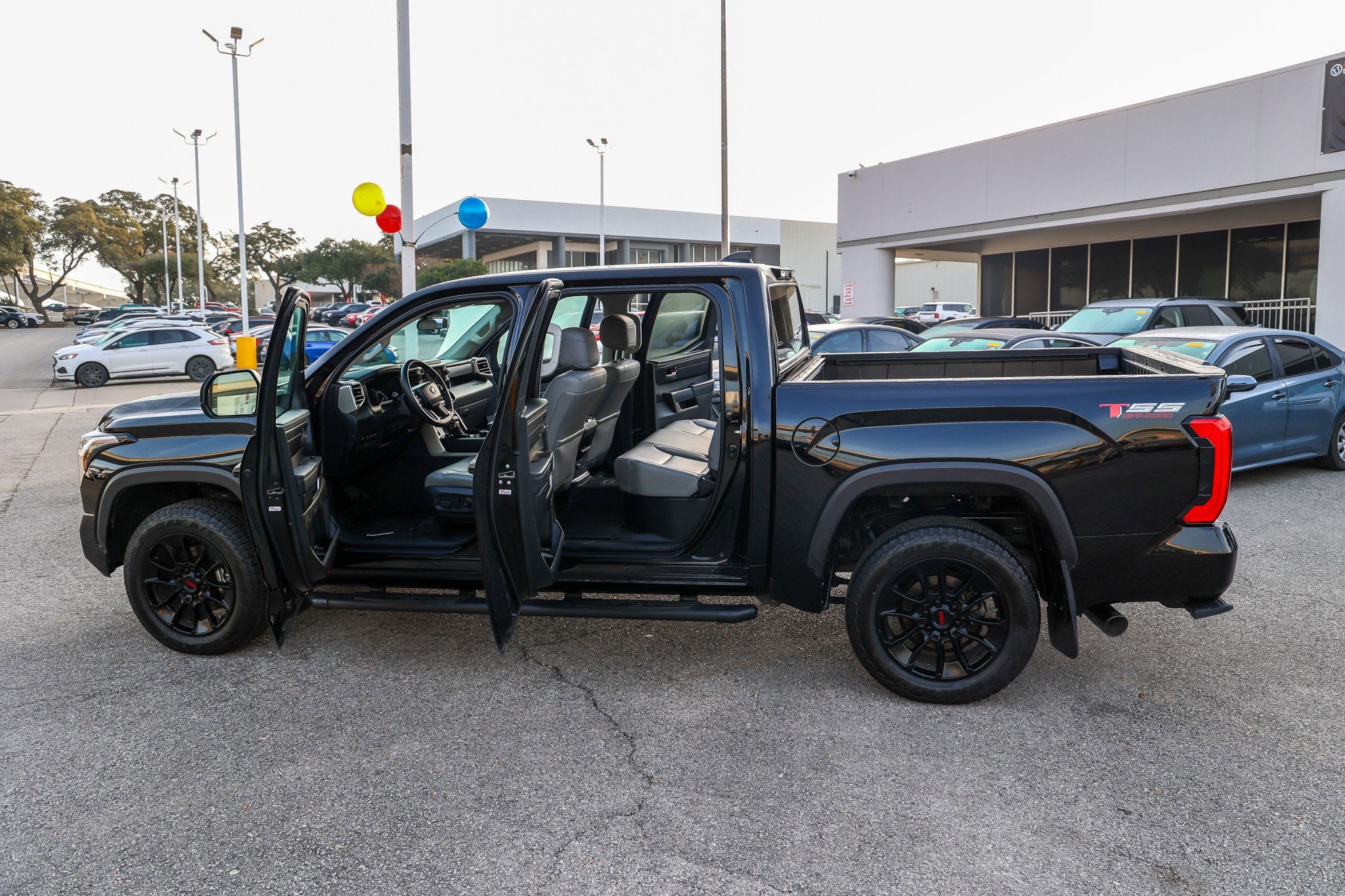 2024 Toyota TUNDRA 4X4 SR5