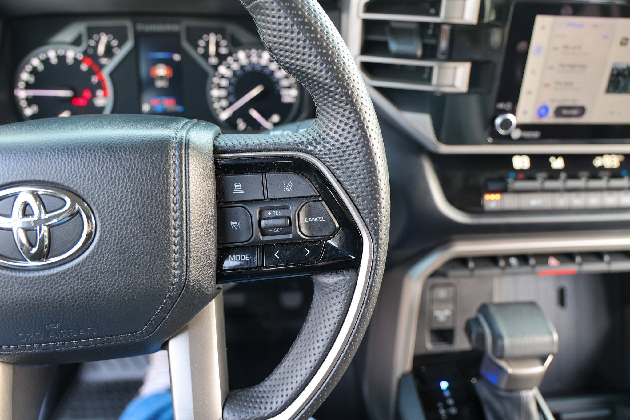 2024 Toyota TUNDRA 4X4 SR5