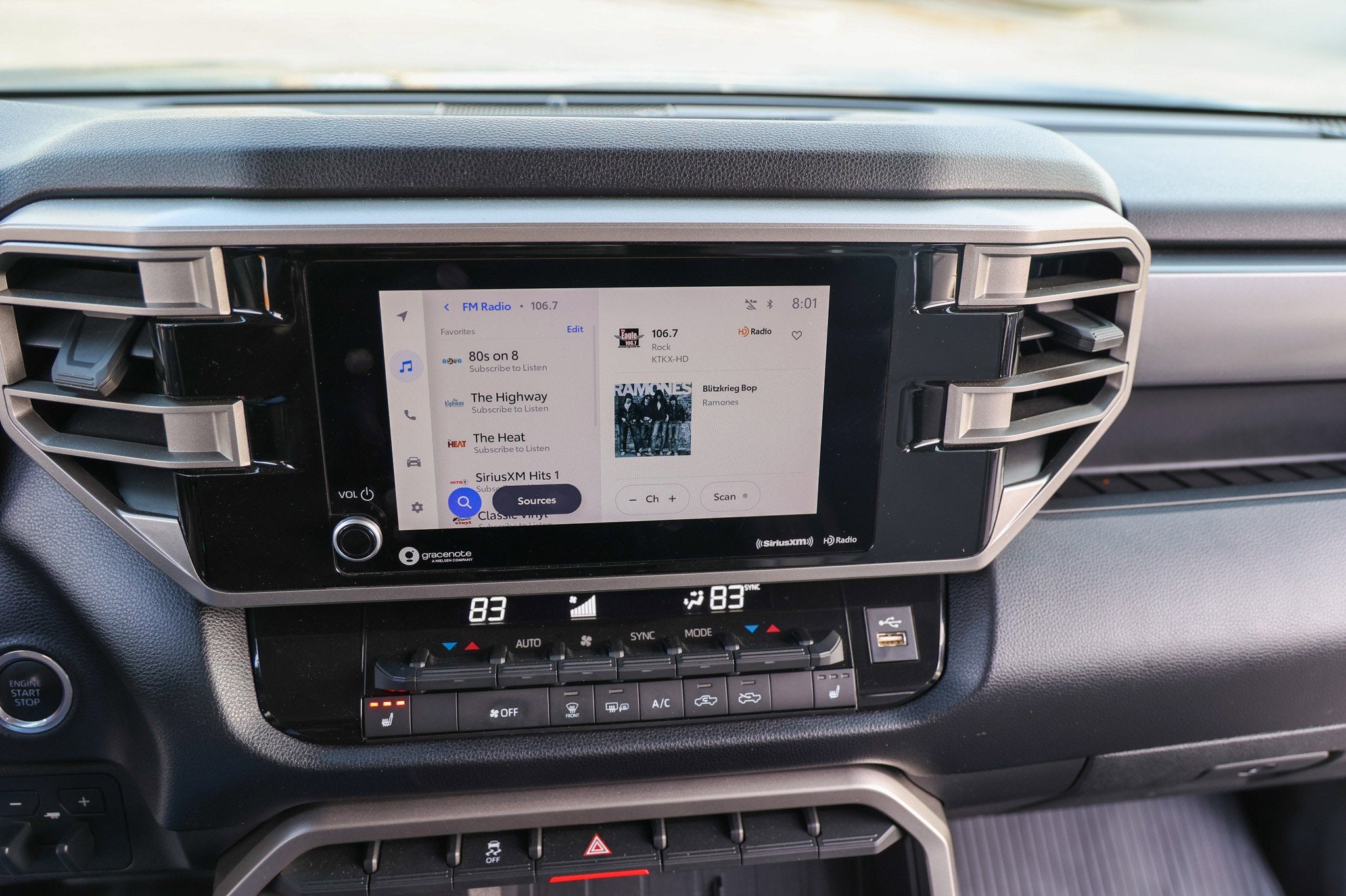 2024 Toyota TUNDRA 4X4 SR5