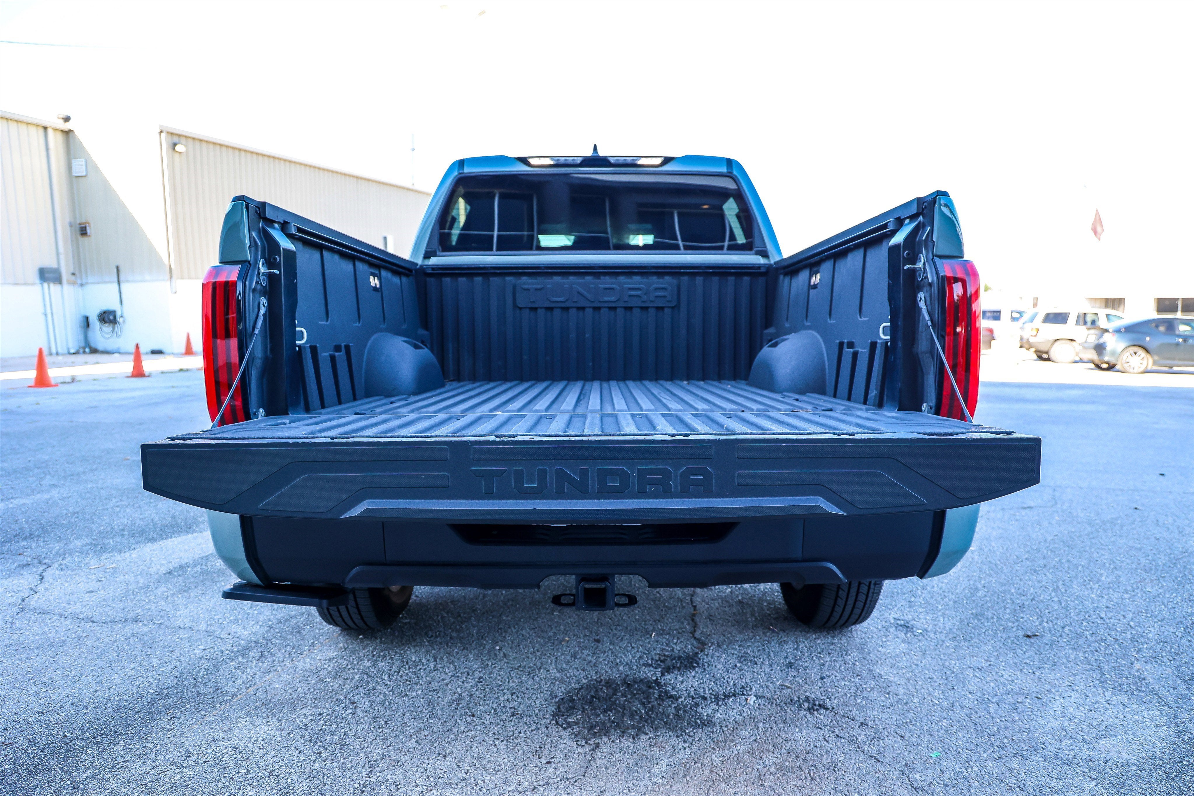2025 Toyota TUNDRA 4X4 SR5